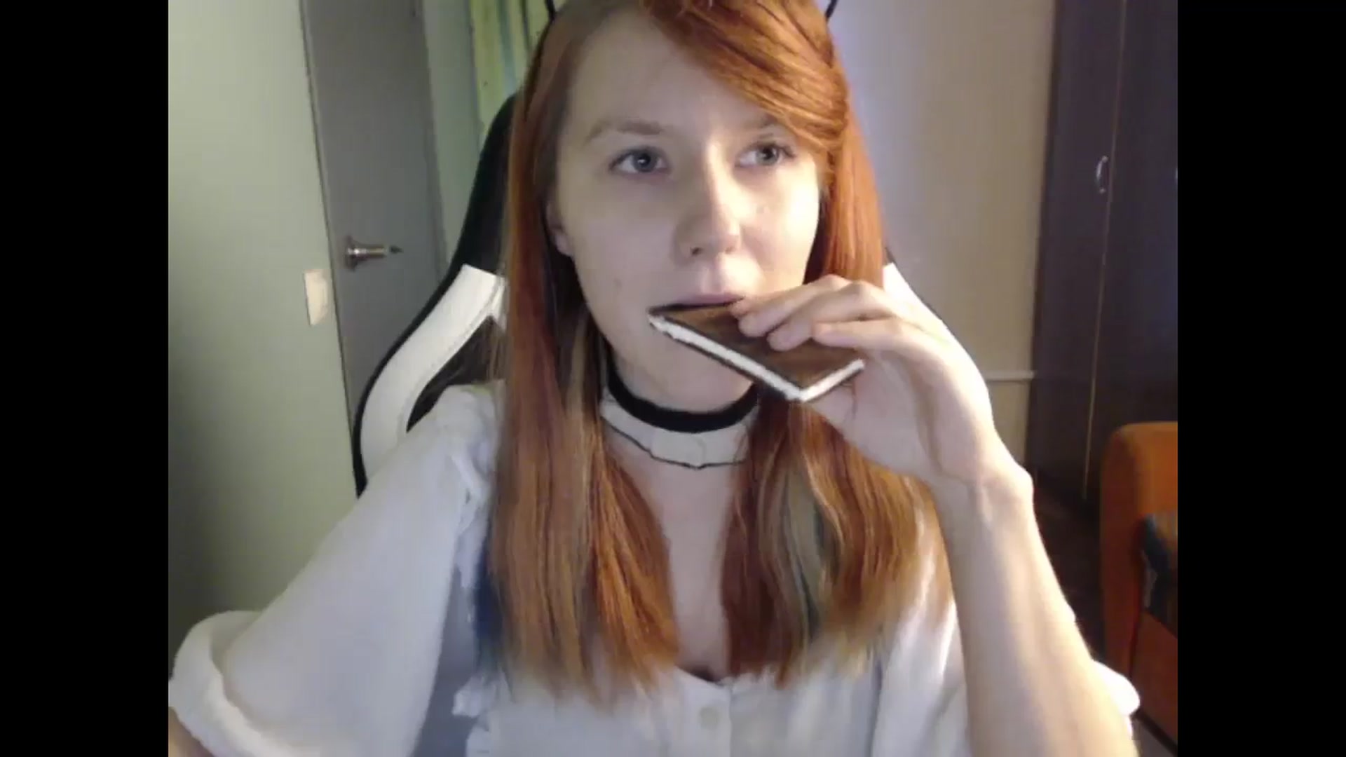 Gallery image thumbnail from NikiFoks18's myfreecams stream on, 10/10/2023, 09:21 image 2 of 20