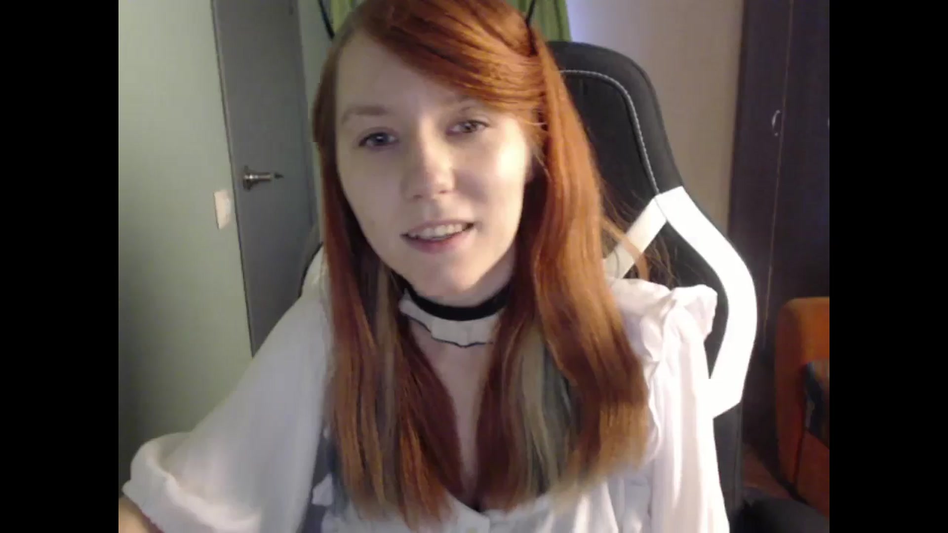 Gallery image thumbnail from NikiFoks18's myfreecams stream on, 10/10/2023, 09:21 image 7 of 20