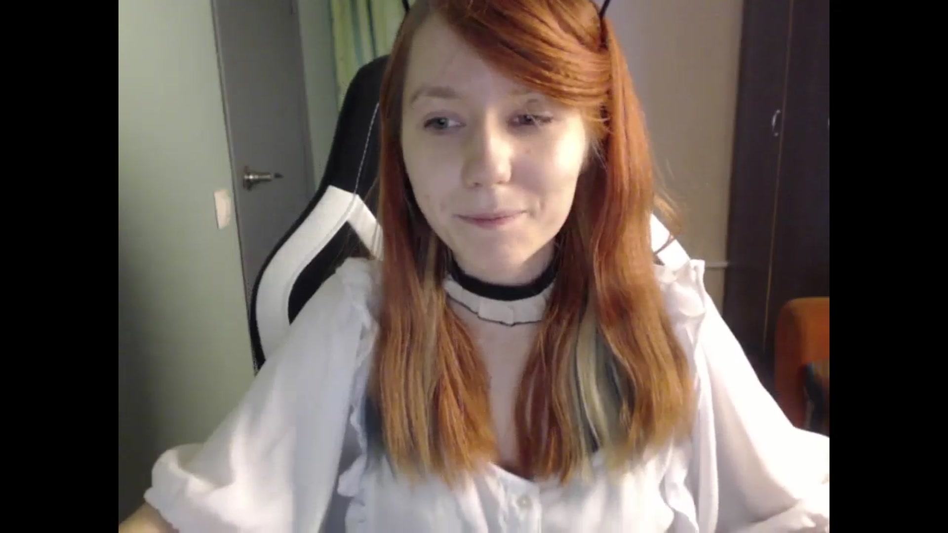 Gallery image thumbnail from NikiFoks18's myfreecams stream on, 10/10/2023, 09:21 image 6 of 20