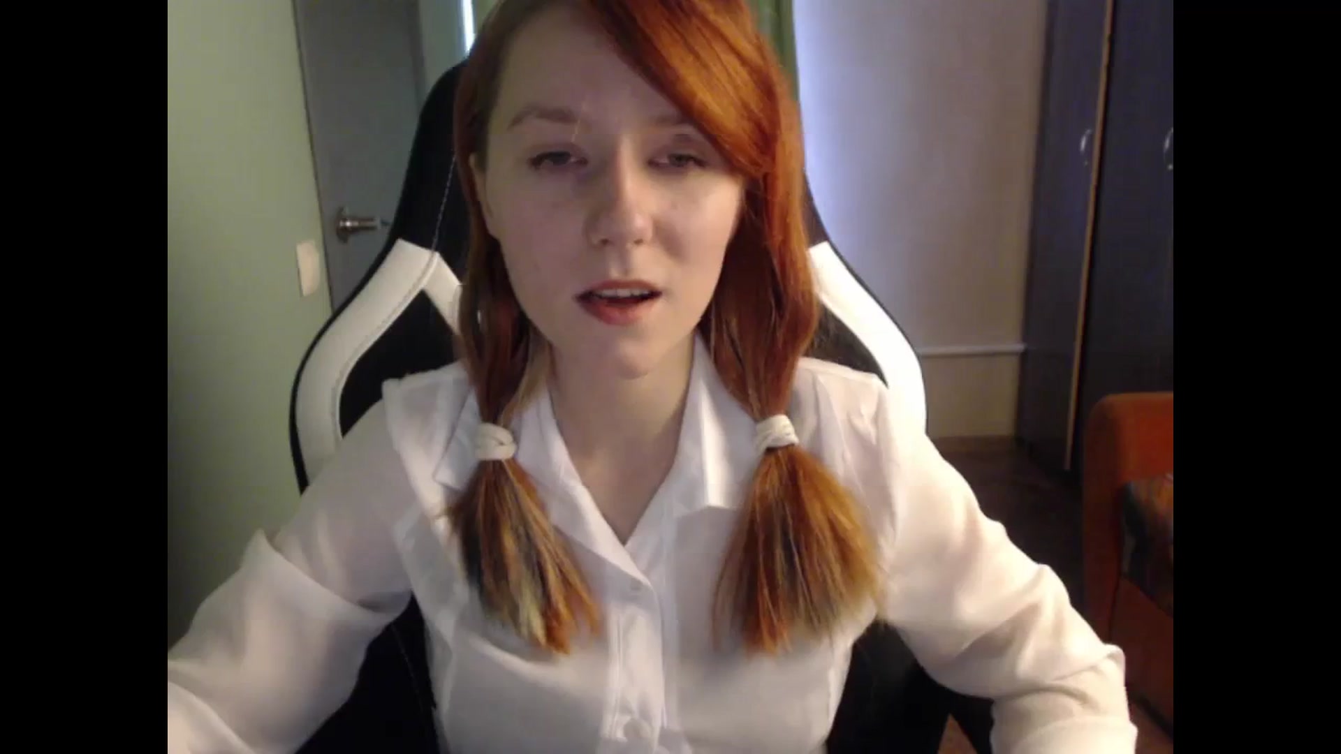 Gallery image thumbnail from NikiFoks18's myfreecams stream on, 10/12/2023, 09:14 image 4 of 20