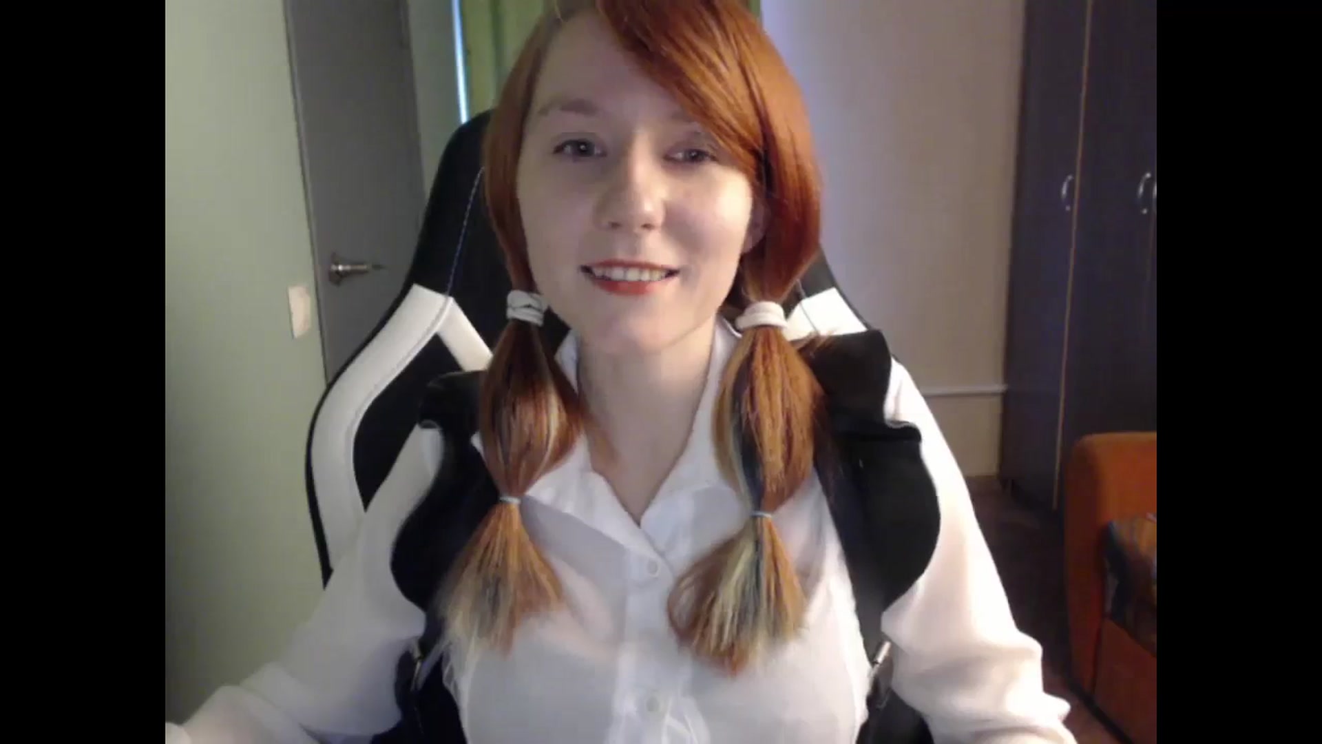 Gallery image thumbnail from NikiFoks18's myfreecams stream on, 10/13/2023, 09:27 image 17 of 20