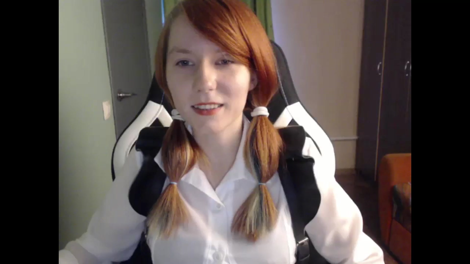 Gallery image thumbnail from NikiFoks18's myfreecams stream on, 10/13/2023, 09:27 image 13 of 20