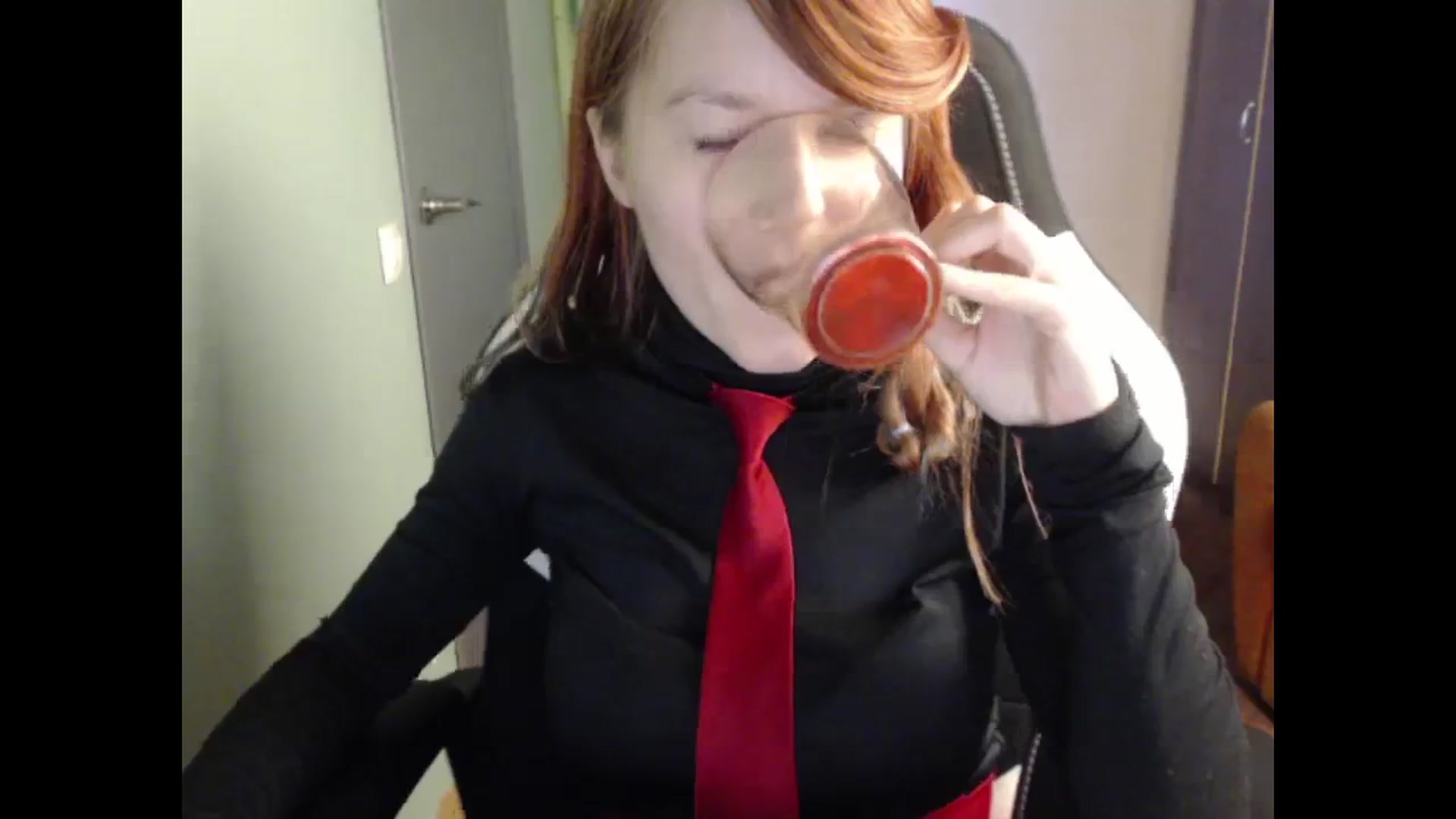 Gallery image thumbnail from NikiFoks18's myfreecams stream on, 10/18/2023, 09:00 image 2 of 20