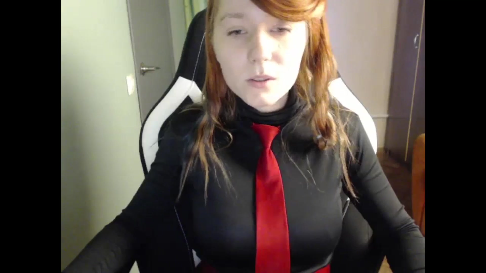 Gallery image thumbnail from NikiFoks18's myfreecams stream on, 10/18/2023, 09:00 image 8 of 20