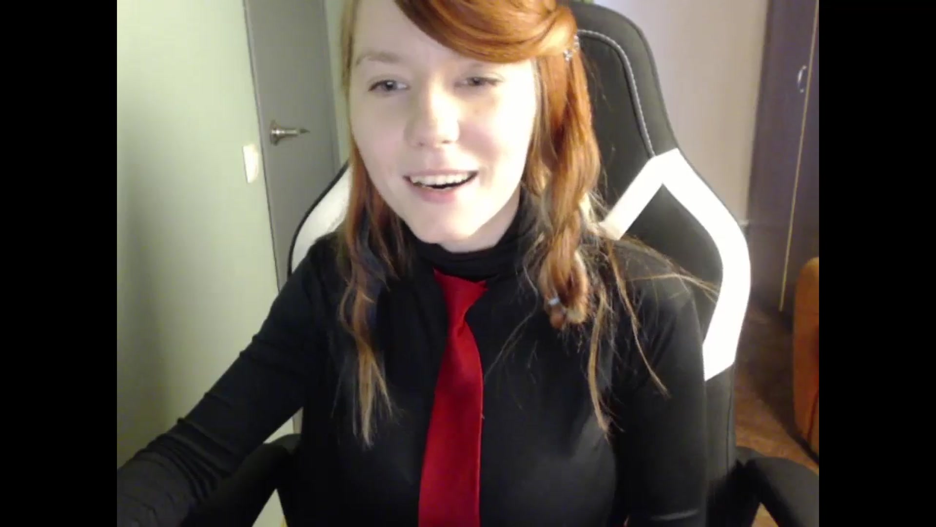 Gallery image thumbnail from NikiFoks18's myfreecams stream on, 10/18/2023, 09:00 image 17 of 20
