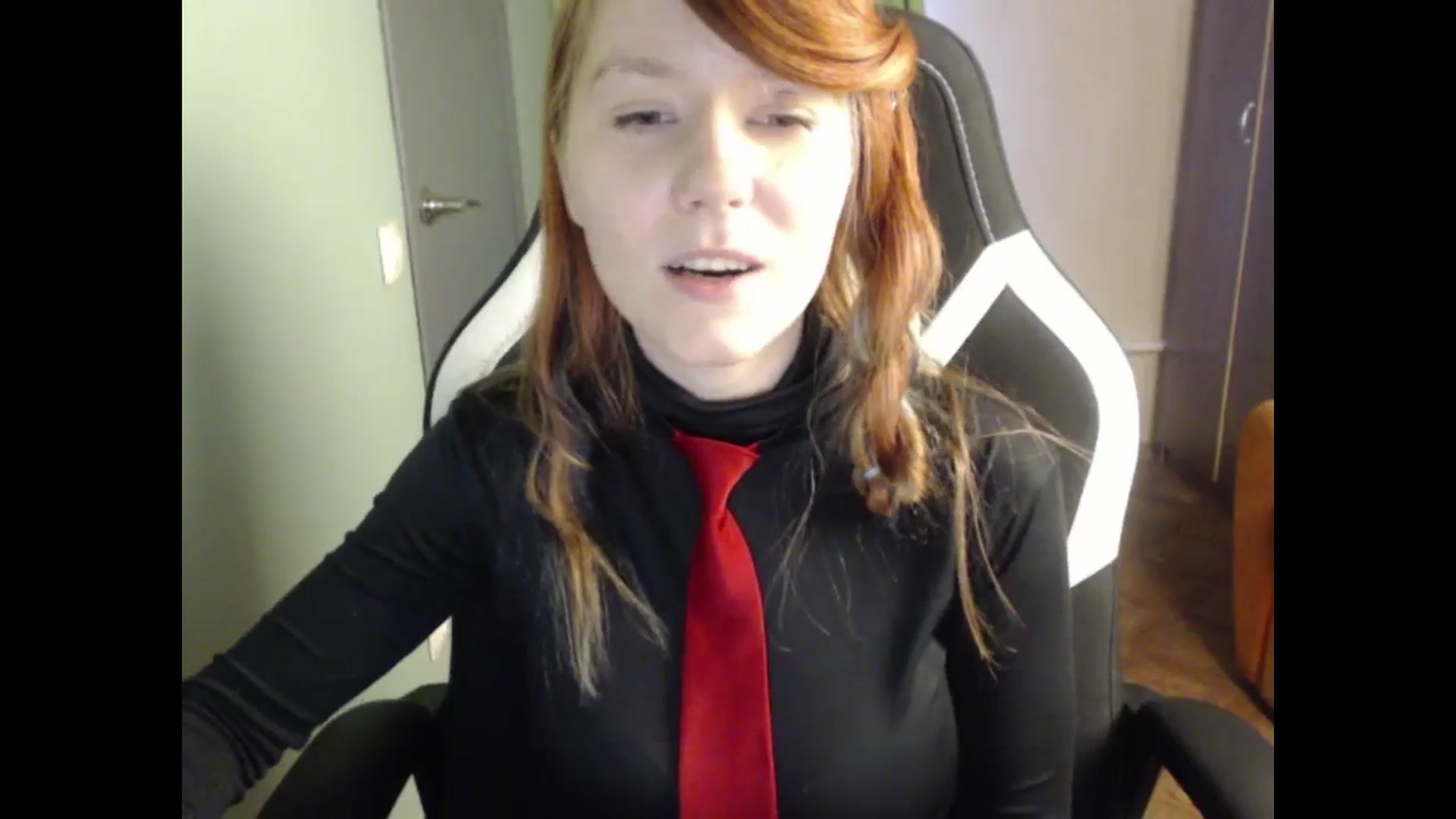 Gallery image thumbnail from NikiFoks18's myfreecams stream on, 10/18/2023, 09:00 image 15 of 20
