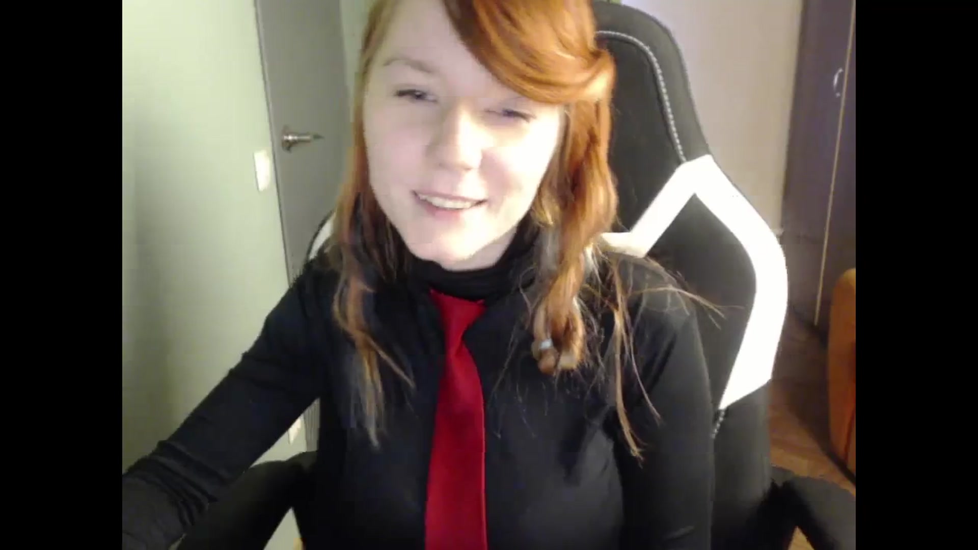 Gallery image thumbnail from NikiFoks18's myfreecams stream on, 10/18/2023, 09:00 image 14 of 20