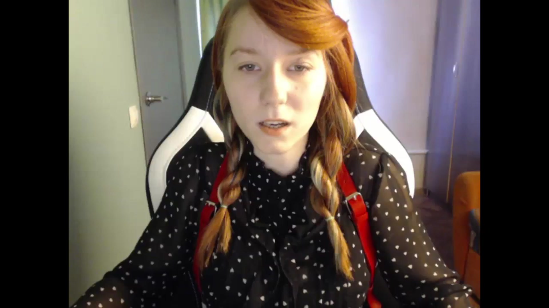 Gallery image thumbnail from NikiFoks18's myfreecams stream on, 10/20/2023, 09:21 image 6 of 20