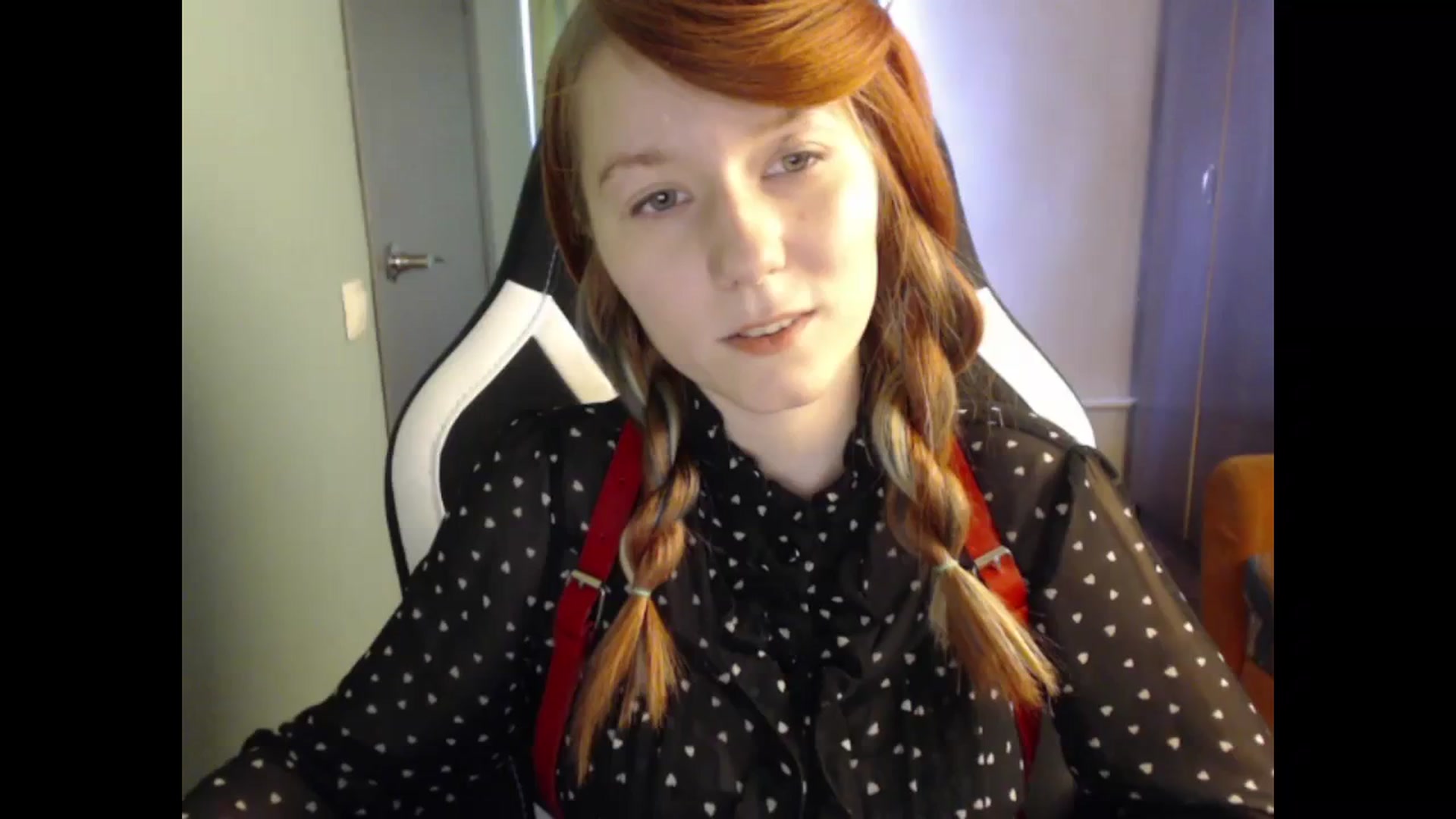 Gallery image thumbnail from NikiFoks18's myfreecams stream on, 10/20/2023, 09:21 image 20 of 20