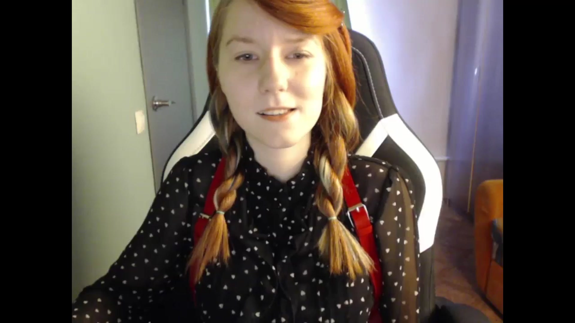 Gallery image thumbnail from NikiFoks18's myfreecams stream on, 10/20/2023, 09:21 image 4 of 20