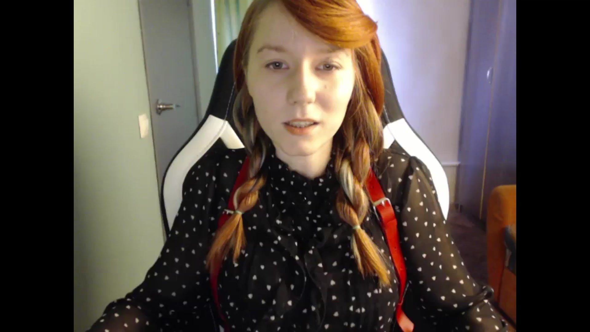 Gallery image thumbnail from NikiFoks18's myfreecams stream on, 10/20/2023, 09:21 image 9 of 20