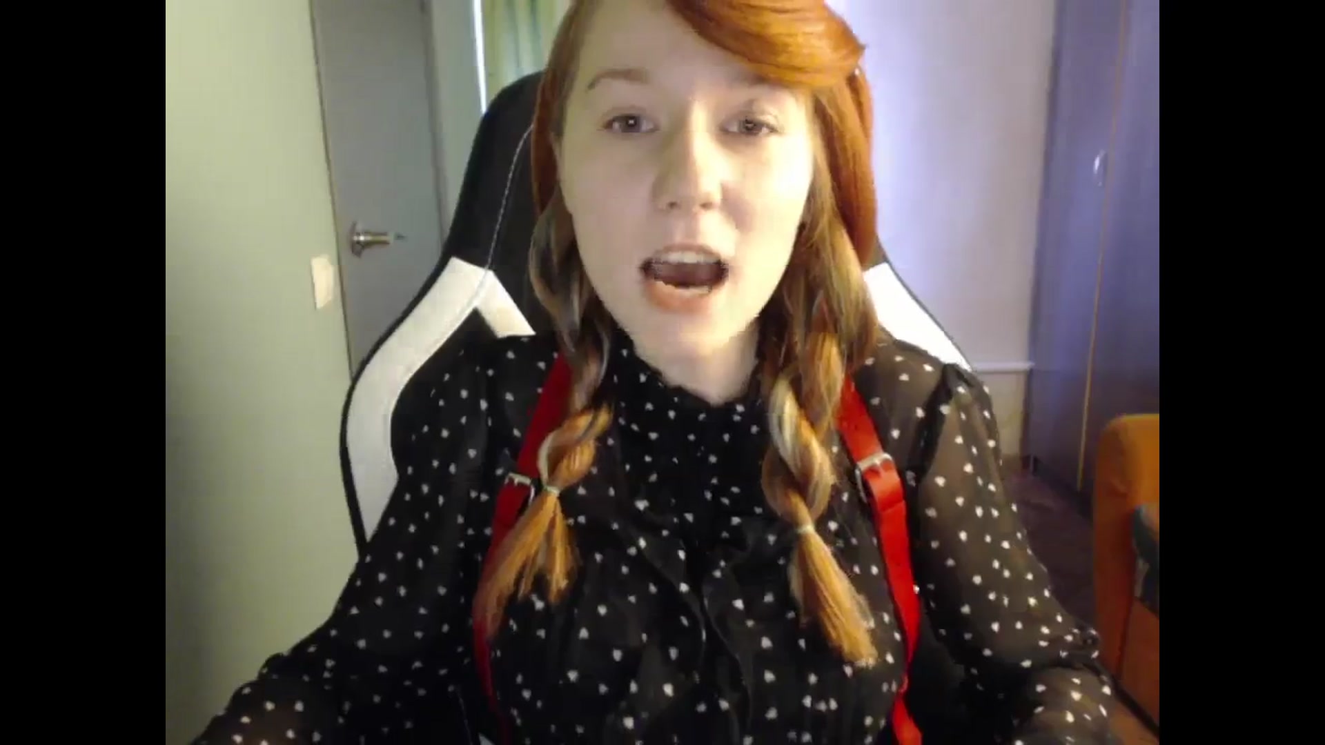 Gallery image thumbnail from NikiFoks18's myfreecams stream on, 10/20/2023, 09:21 image 11 of 20