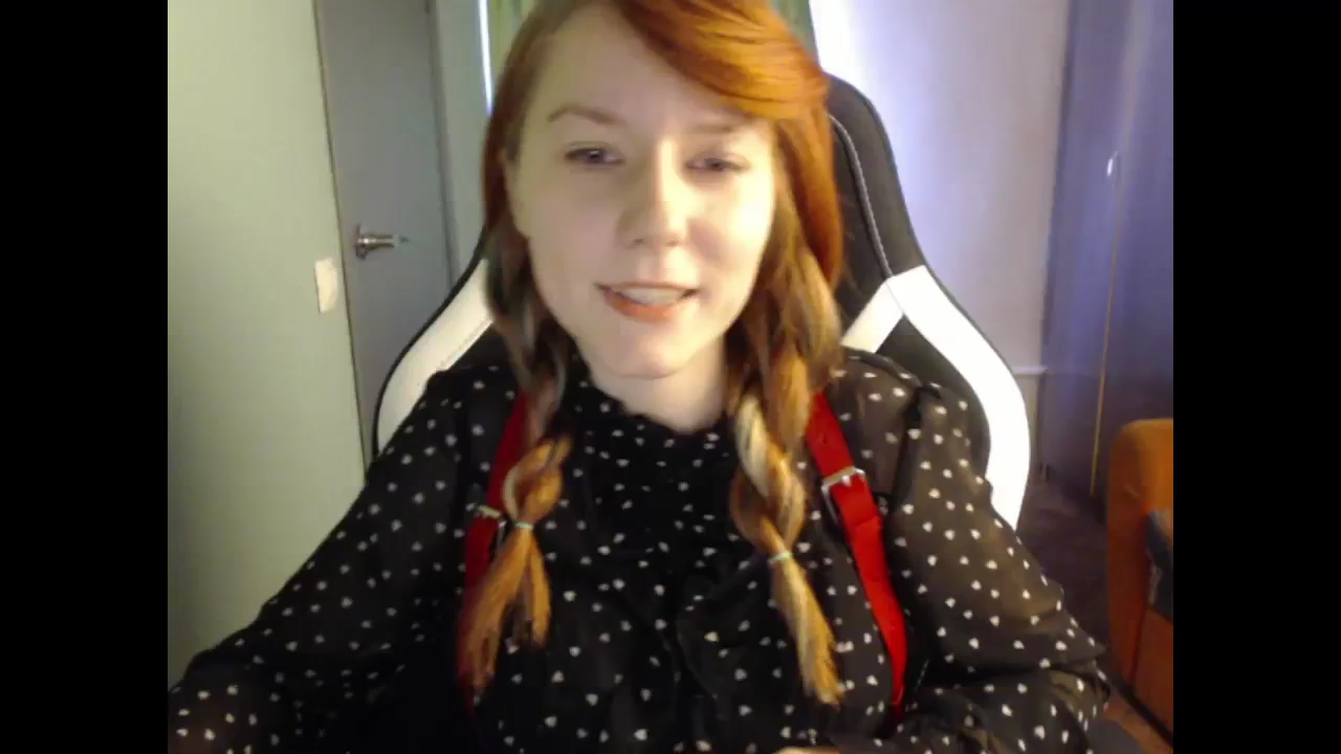 Gallery image thumbnail from NikiFoks18's myfreecams stream on, 10/20/2023, 09:21 image 7 of 20