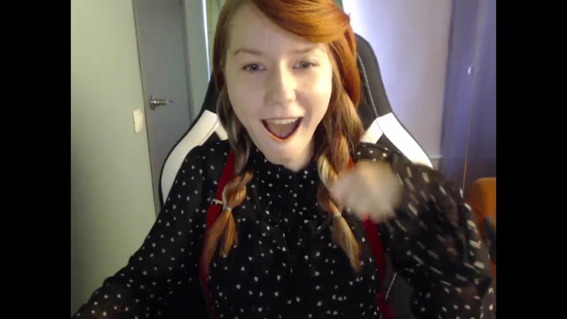 Gallery image thumbnail from NikiFoks18's myfreecams stream on, 10/20/2023, 09:21 image 8 of 20