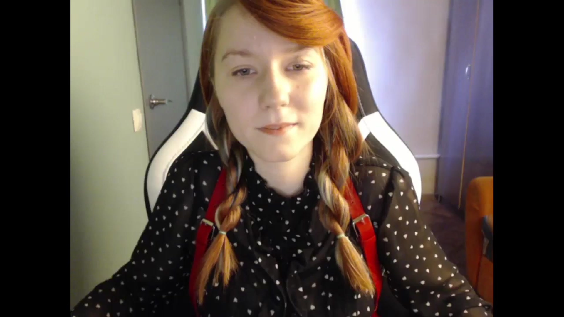 Gallery image thumbnail from NikiFoks18's myfreecams stream on, 10/20/2023, 09:21 image 15 of 20