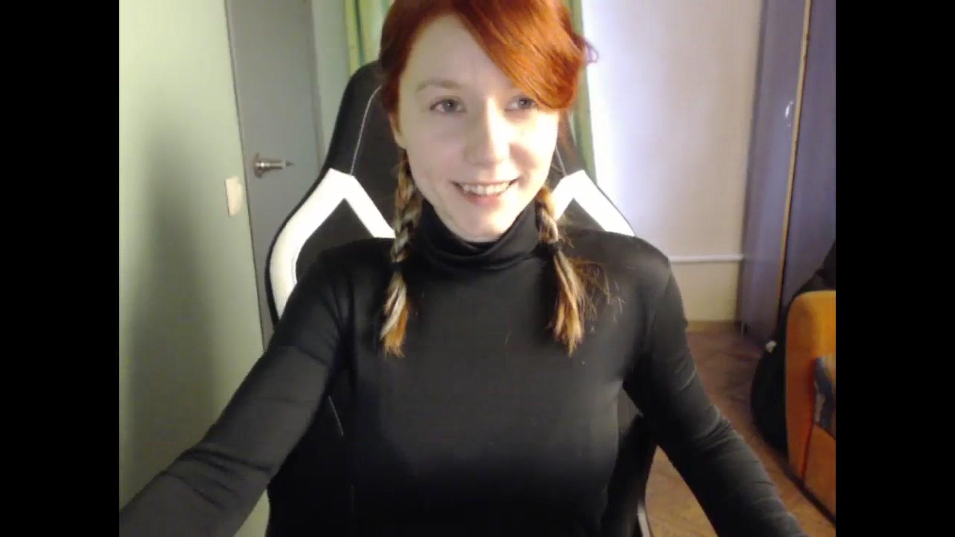 Gallery image thumbnail from NikiFoks18's myfreecams stream on, 11/08/2023, 09:02 image 12 of 20