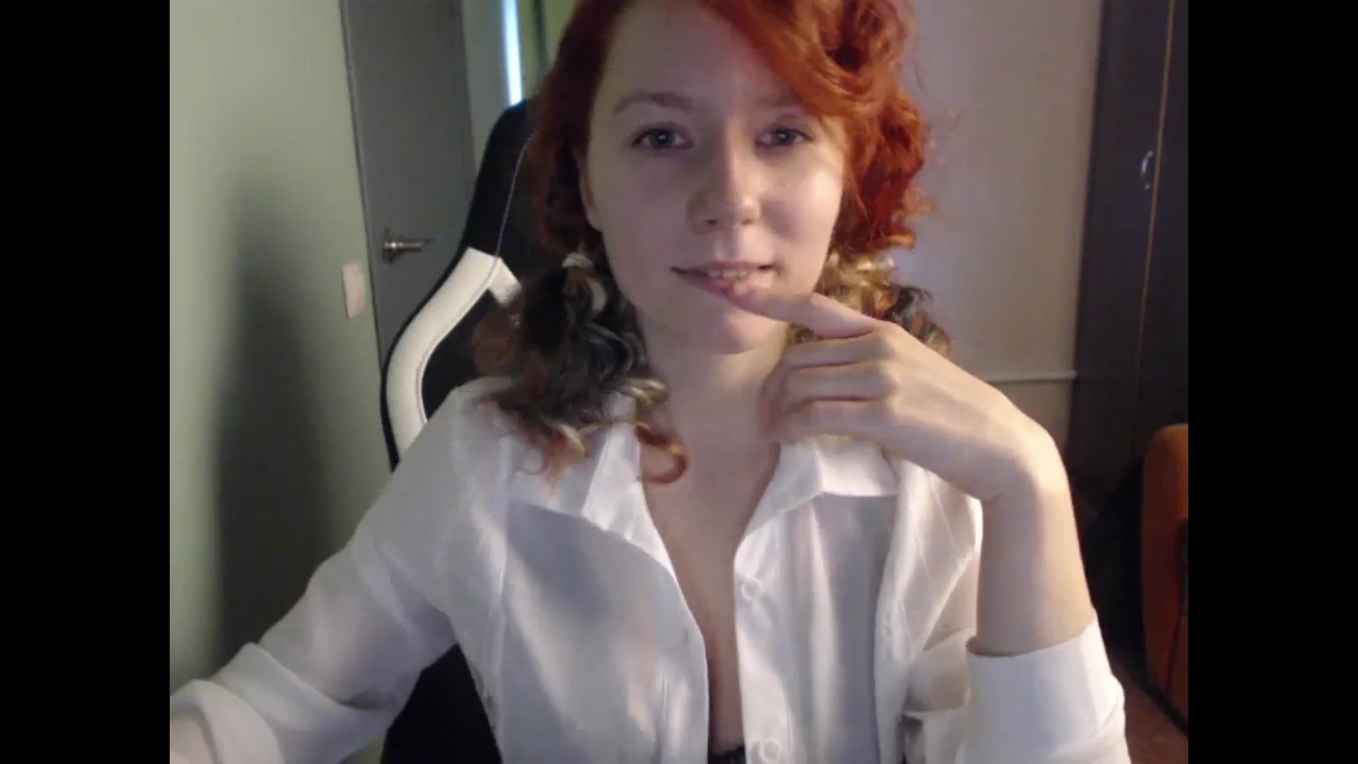 Gallery image thumbnail from NikiFoks18's myfreecams stream on, 11/09/2023, 09:15 image 17 of 20