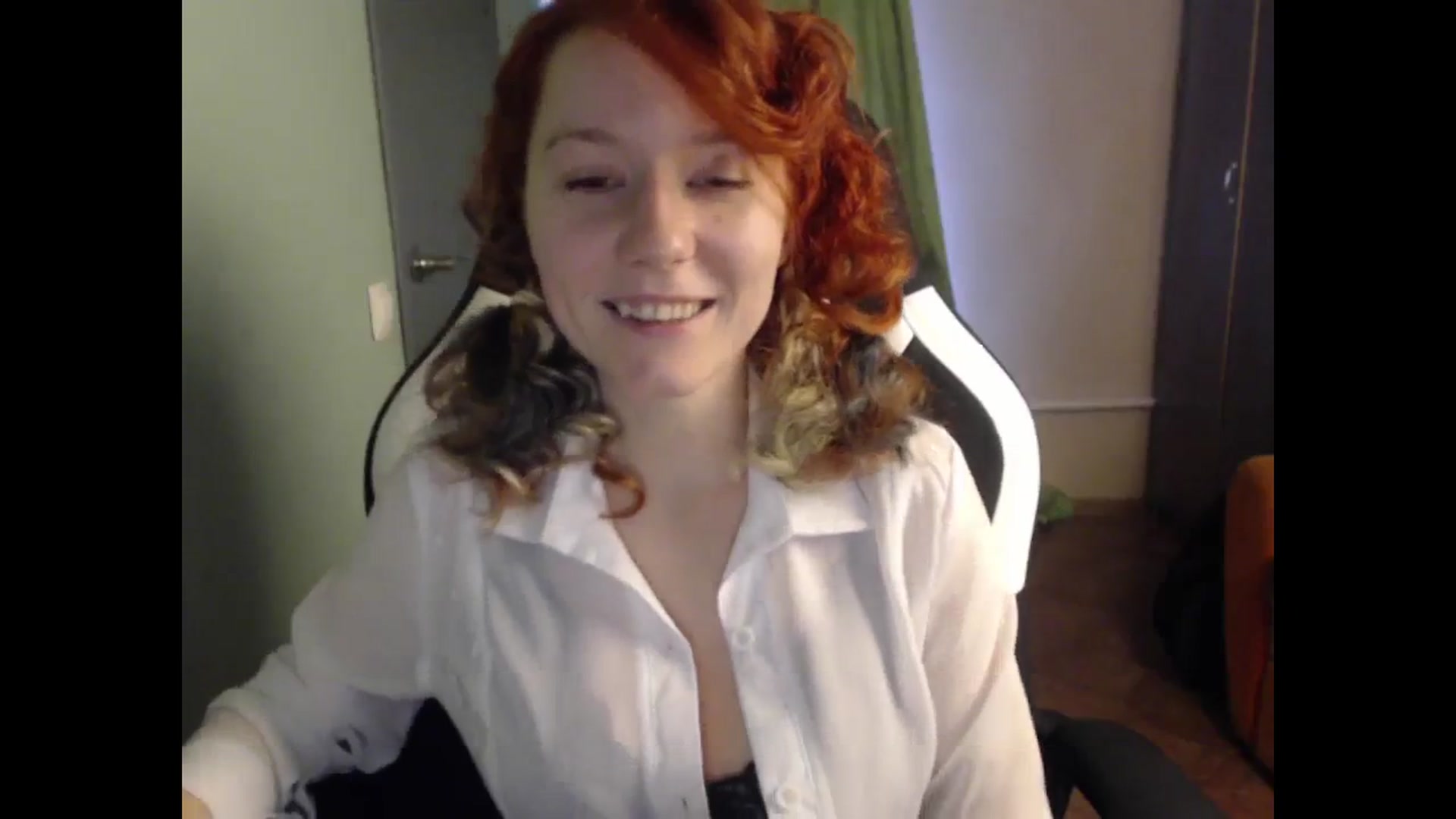 Gallery image thumbnail from NikiFoks18's myfreecams stream on, 11/09/2023, 09:15 image 6 of 20