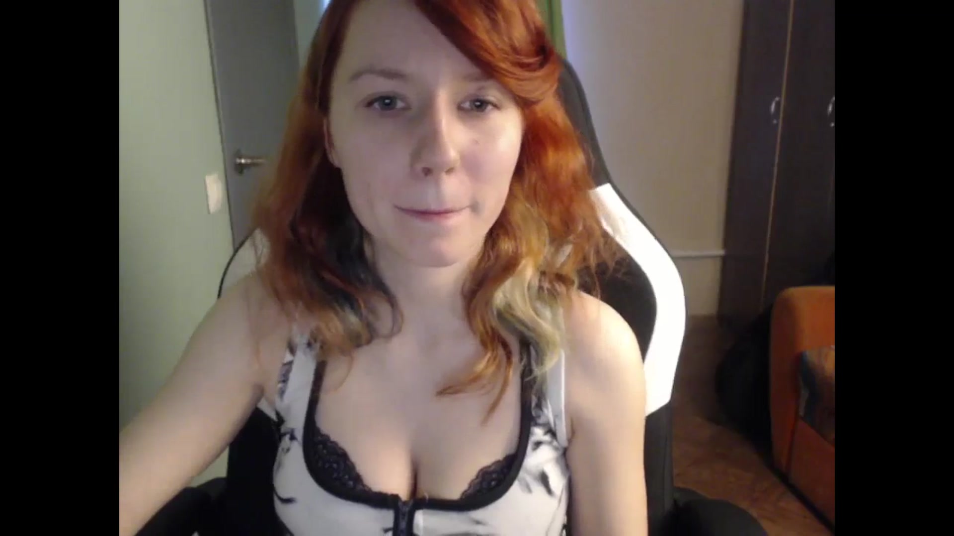 Gallery image thumbnail from NikiFoks18's myfreecams stream on, 11/13/2023, 09:53 image 17 of 20