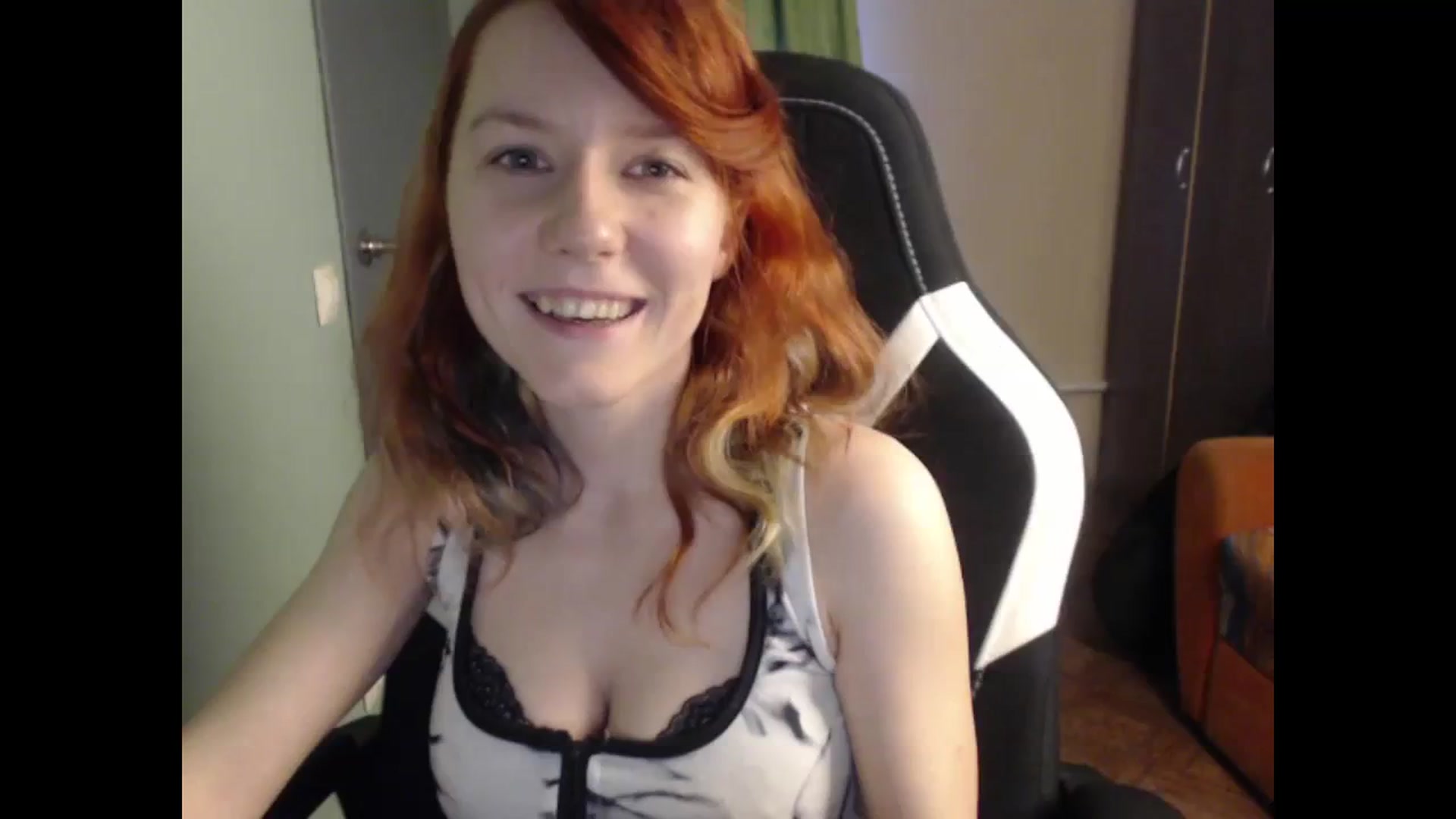Gallery image thumbnail from NikiFoks18's myfreecams stream on, 11/13/2023, 09:53 image 9 of 20