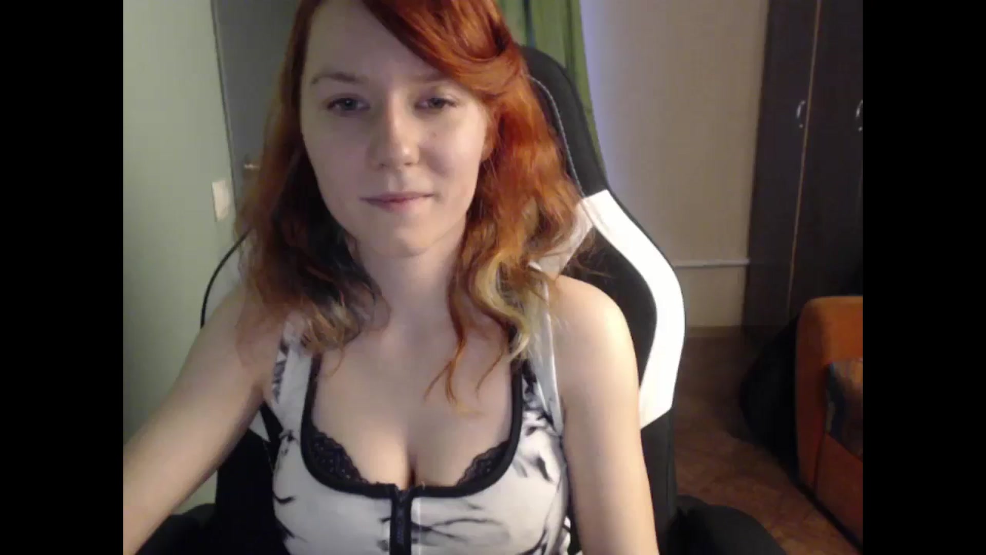 Gallery image thumbnail from NikiFoks18's myfreecams stream on, 11/13/2023, 09:53 image 12 of 20