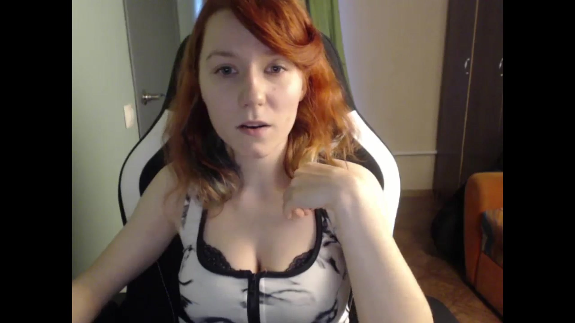 Gallery image thumbnail from NikiFoks18's myfreecams stream on, 11/13/2023, 09:53 image 4 of 20