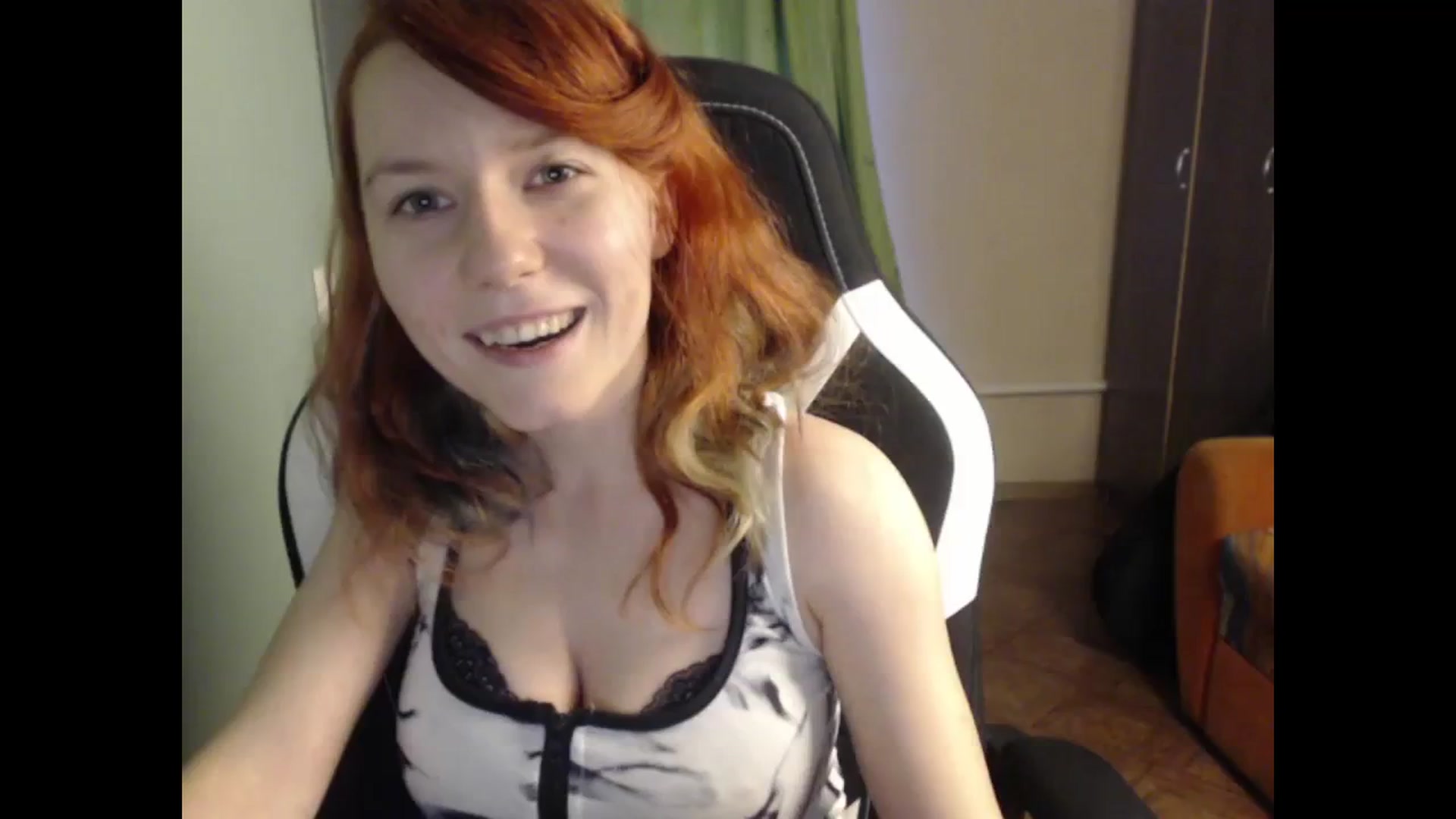 Gallery image thumbnail from NikiFoks18's myfreecams stream on, 11/13/2023, 09:53 image 8 of 20