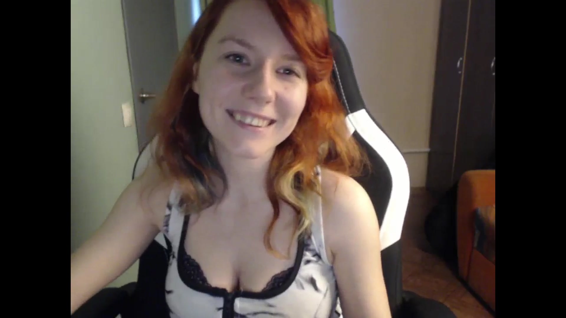 Gallery image thumbnail from NikiFoks18's myfreecams stream on, 11/13/2023, 09:53 image 7 of 20