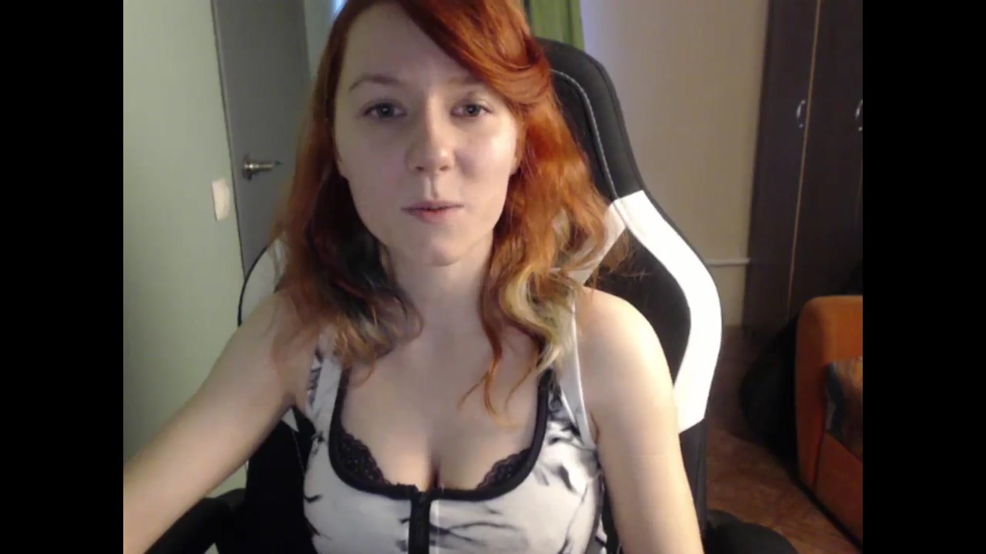 Gallery image thumbnail from NikiFoks18's myfreecams stream on, 11/13/2023, 09:53 image 10 of 20