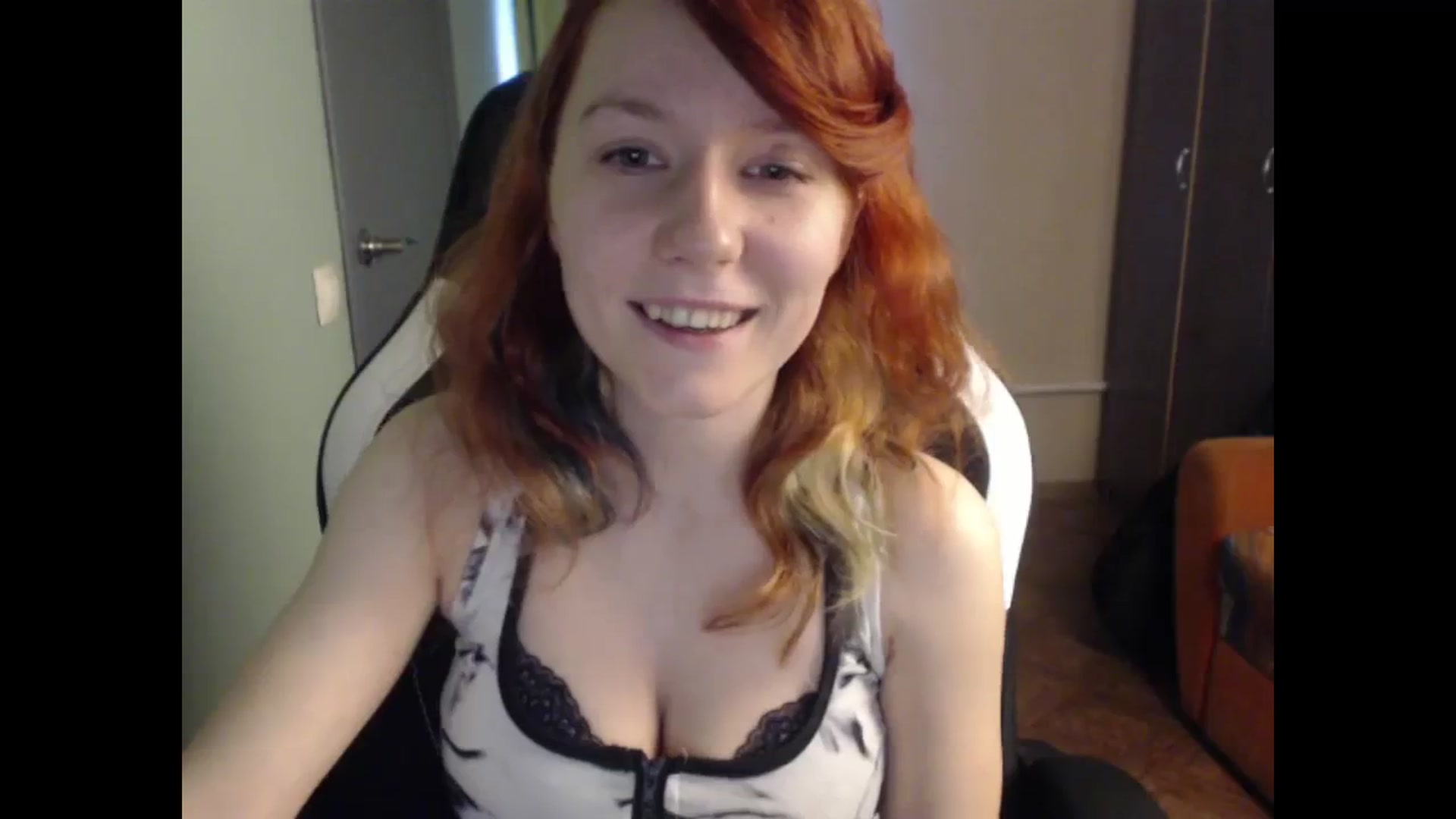 Gallery image thumbnail from NikiFoks18's myfreecams stream on, 11/13/2023, 09:53 image 15 of 20