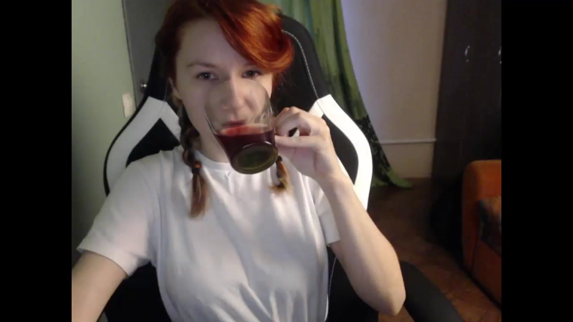 Gallery image thumbnail from NikiFoks18's myfreecams stream on, 11/14/2023, 09:51 image 7 of 20