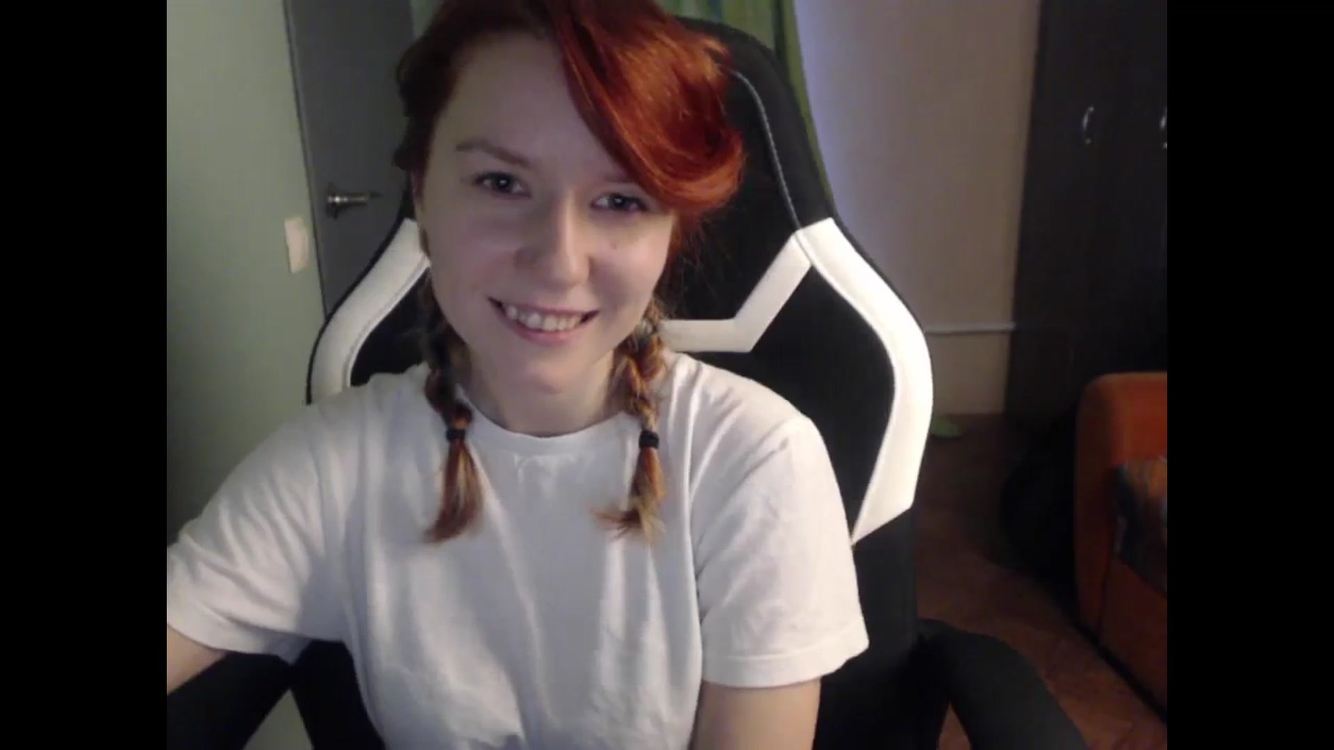Gallery image thumbnail from NikiFoks18's myfreecams stream on, 11/14/2023, 09:51 image 9 of 20