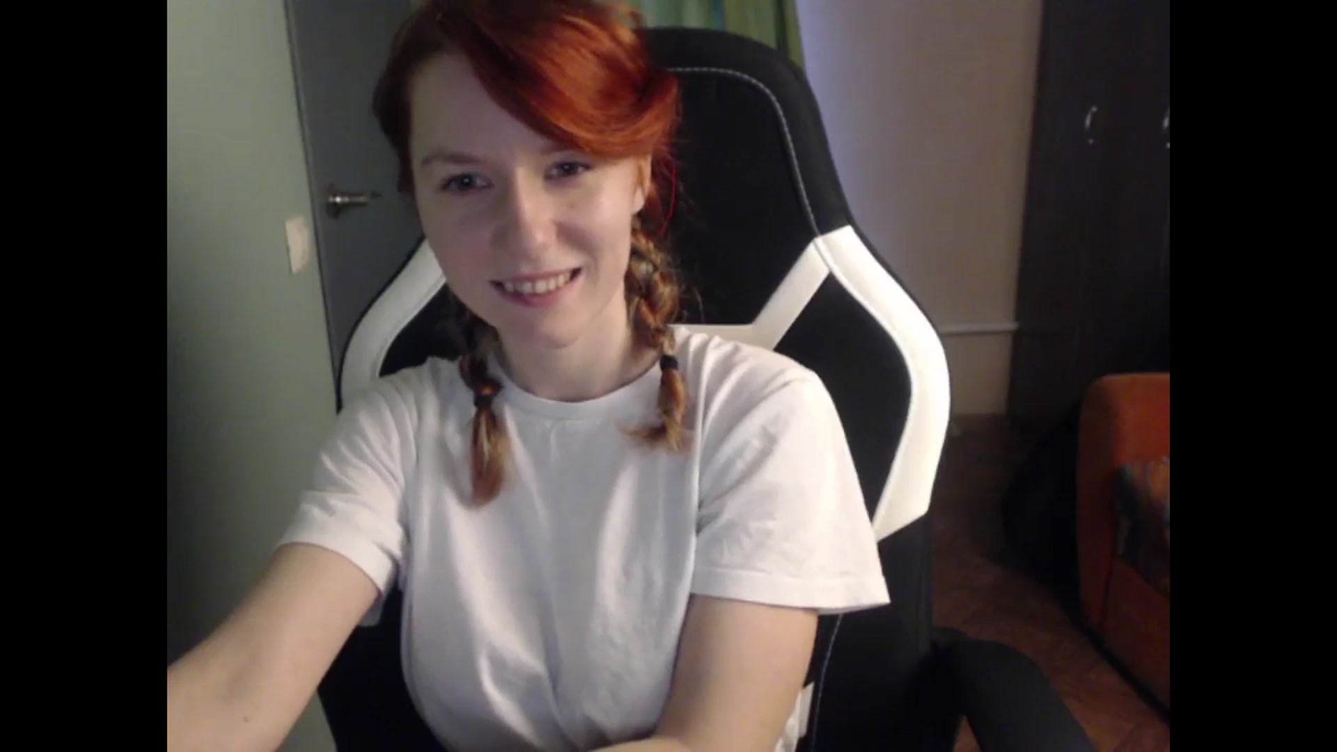 Gallery image thumbnail from NikiFoks18's myfreecams stream on, 11/14/2023, 09:51 image 8 of 20