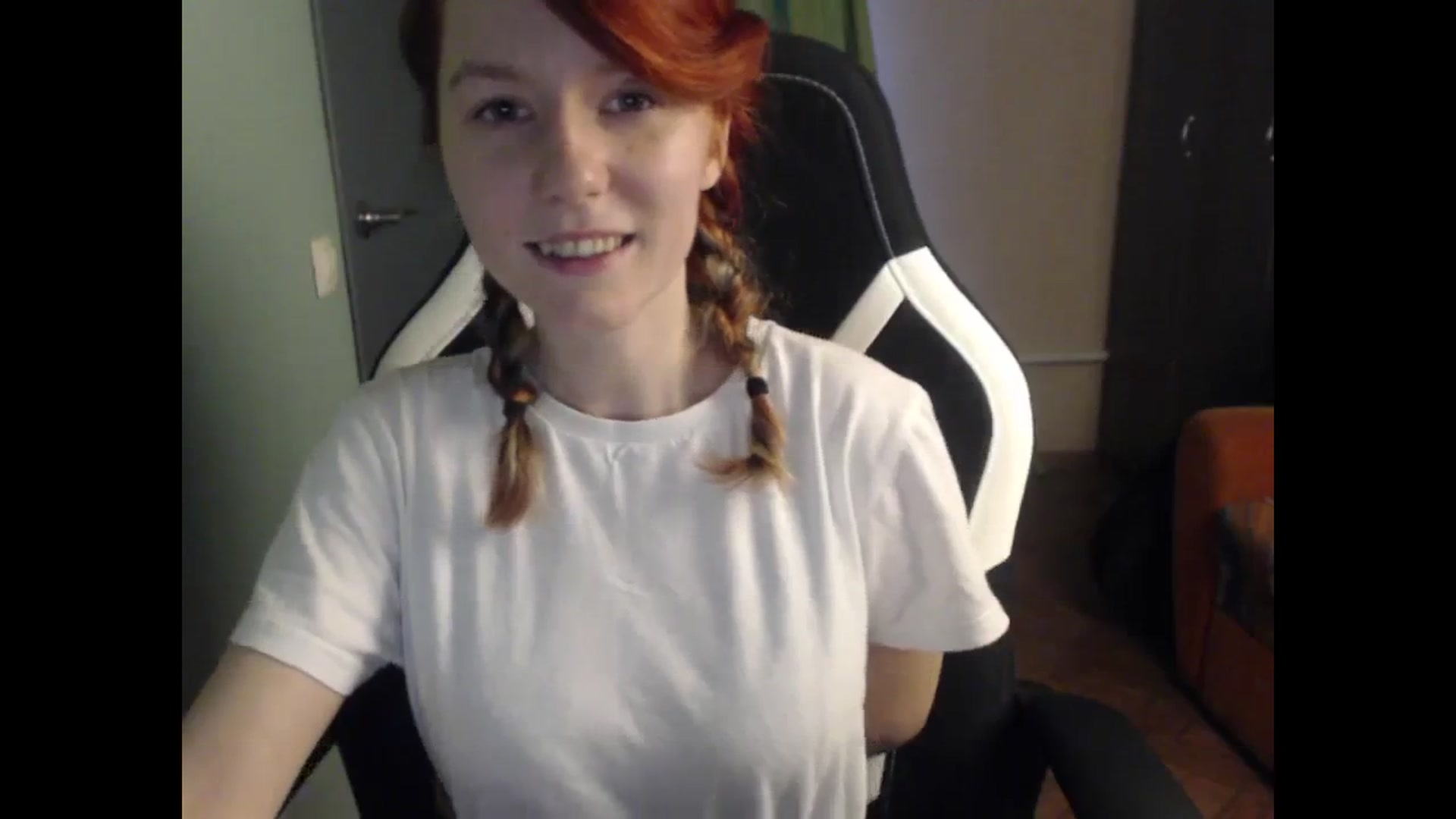 Gallery image thumbnail from NikiFoks18's myfreecams stream on, 11/14/2023, 09:51 image 17 of 20