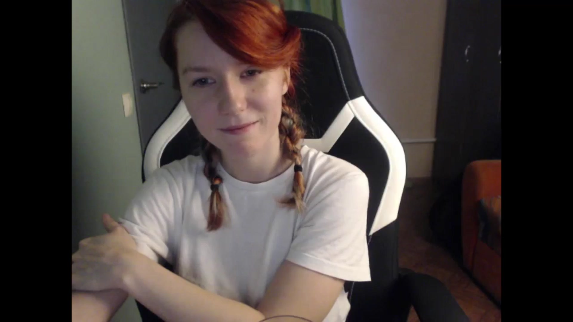 Gallery image thumbnail from NikiFoks18's myfreecams stream on, 11/14/2023, 09:51 image 6 of 20