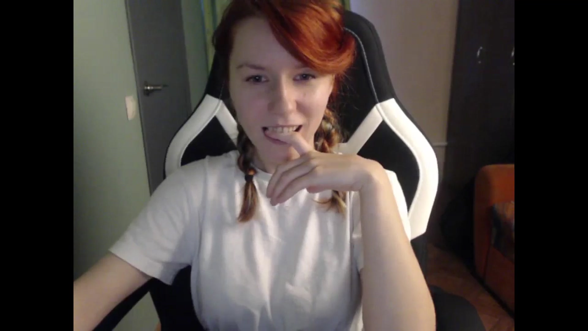 Gallery image thumbnail from NikiFoks18's myfreecams stream on, 11/14/2023, 09:51 image 12 of 20