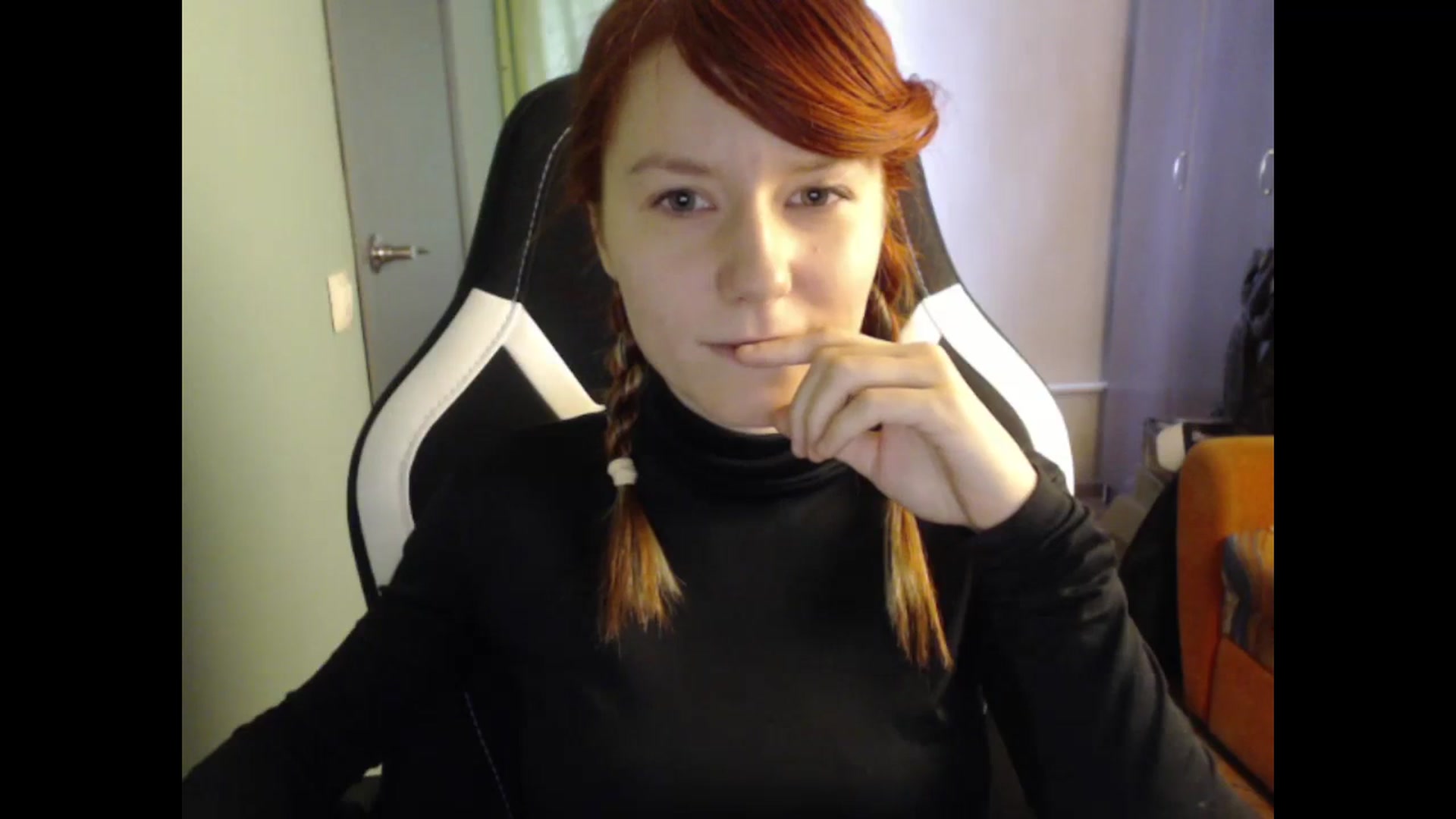 Gallery image thumbnail from NikiFoks18's myfreecams stream on, 11/24/2023, 08:19 image 2 of 20