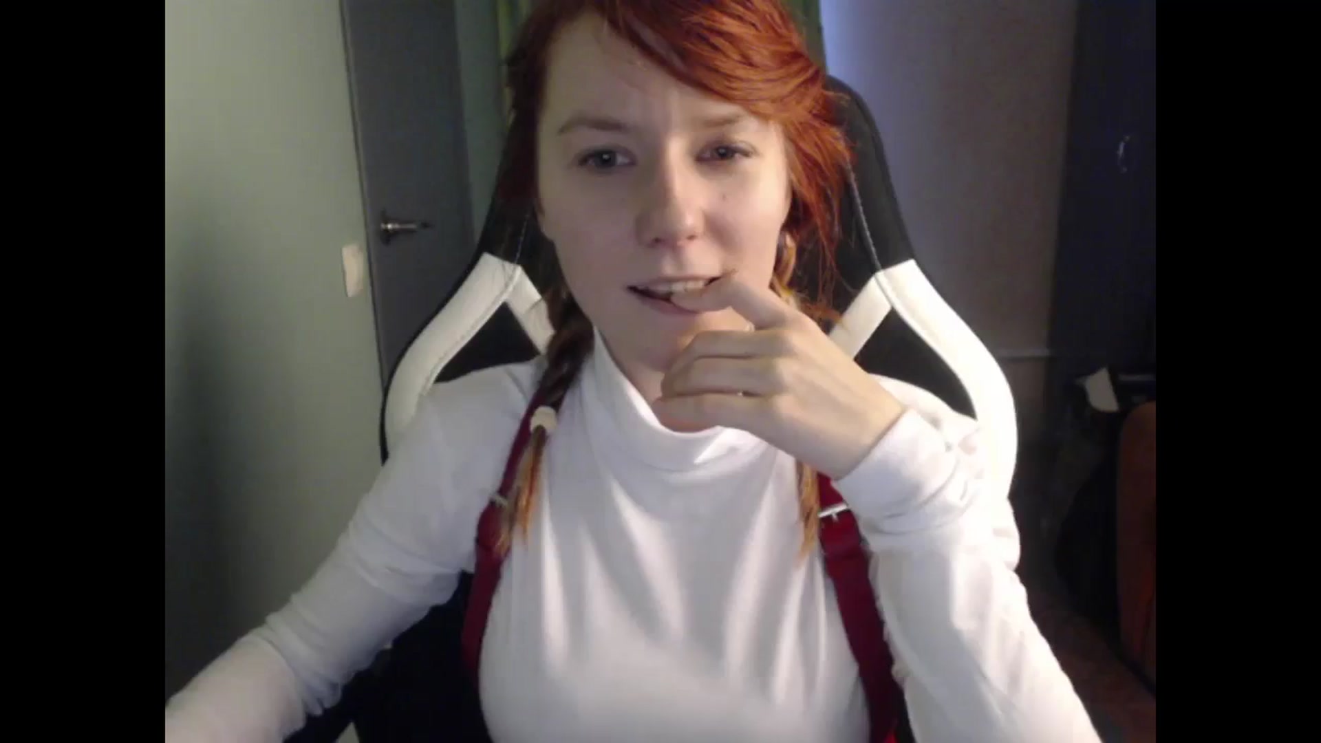 Gallery image thumbnail from NikiFoks18's myfreecams stream on, 11/26/2023, 10:23 image 17 of 20