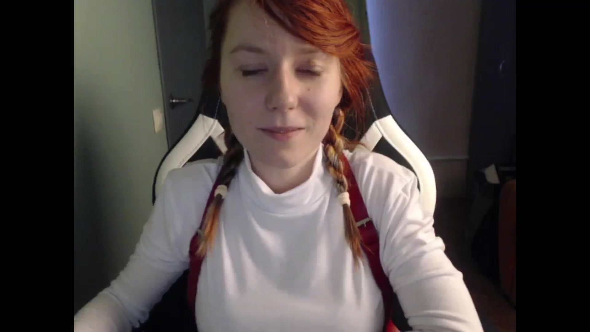 Gallery image thumbnail from NikiFoks18's myfreecams stream on, 11/26/2023, 10:23 image 7 of 20