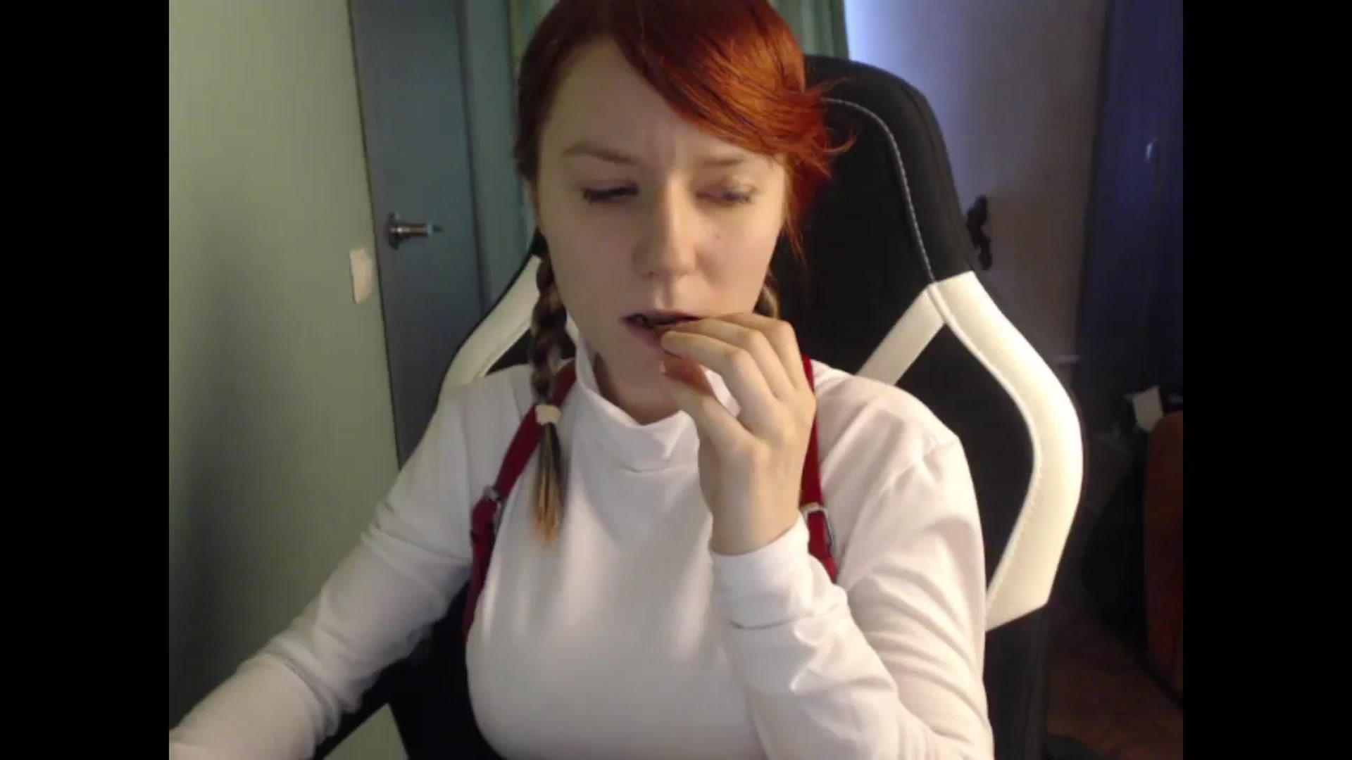 Gallery image thumbnail from NikiFoks18's myfreecams stream on, 11/27/2023, 09:49 image 6 of 20