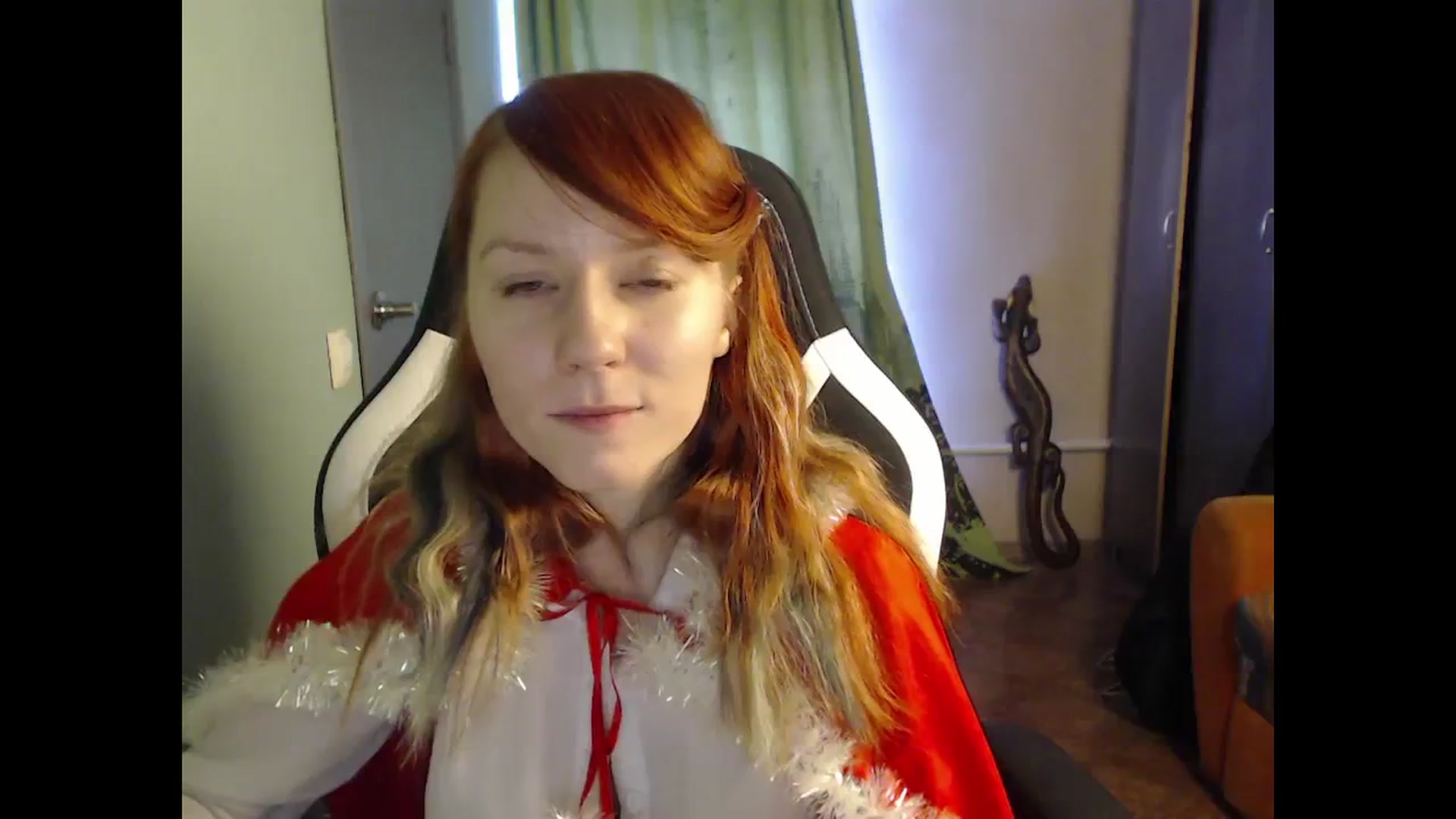 Gallery image thumbnail from NikiFoks18's myfreecams stream on, 12/15/2023, 08:06 image 16 of 20