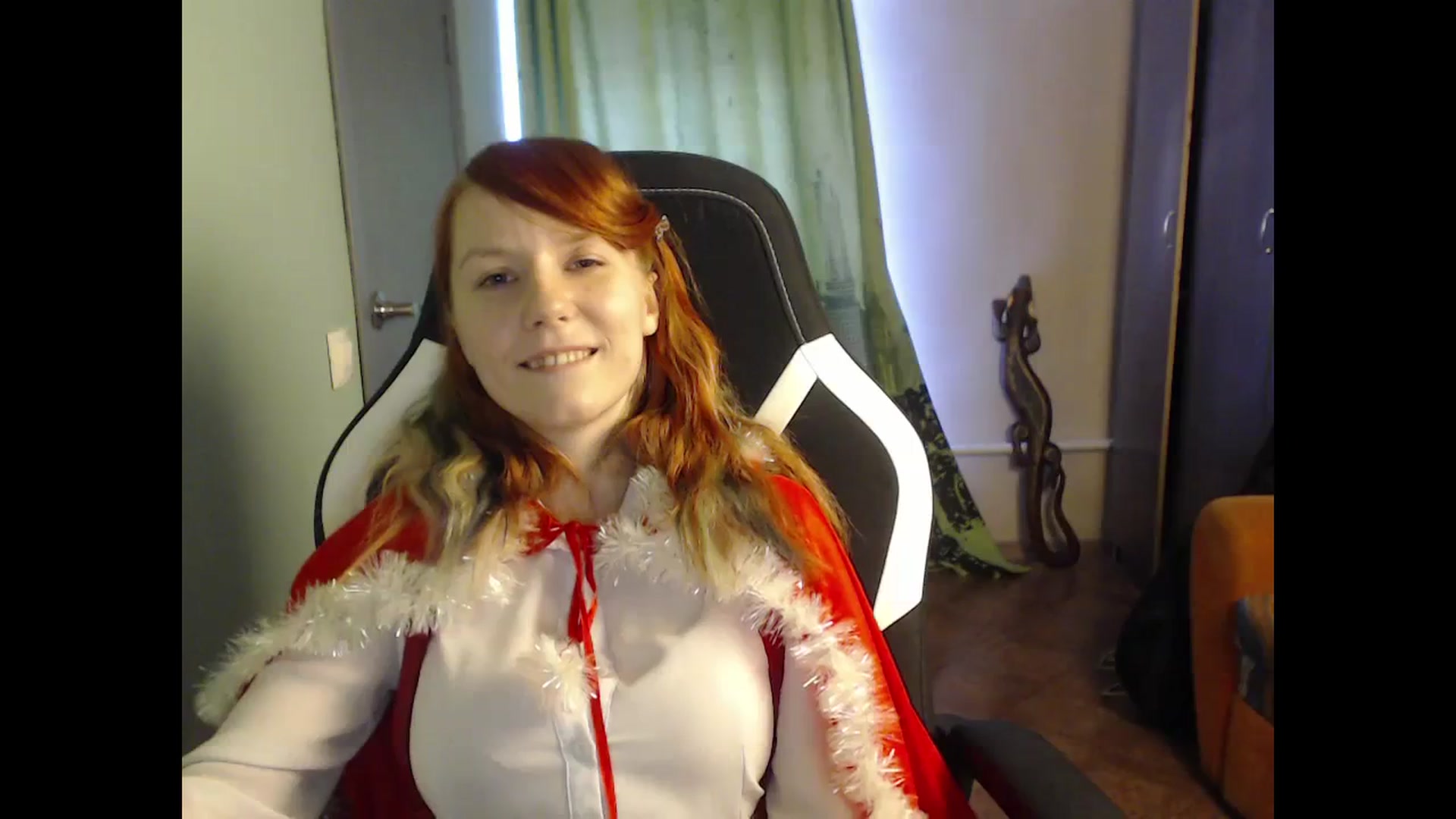 Gallery image thumbnail from NikiFoks18's myfreecams stream on, 12/15/2023, 08:06 image 10 of 20