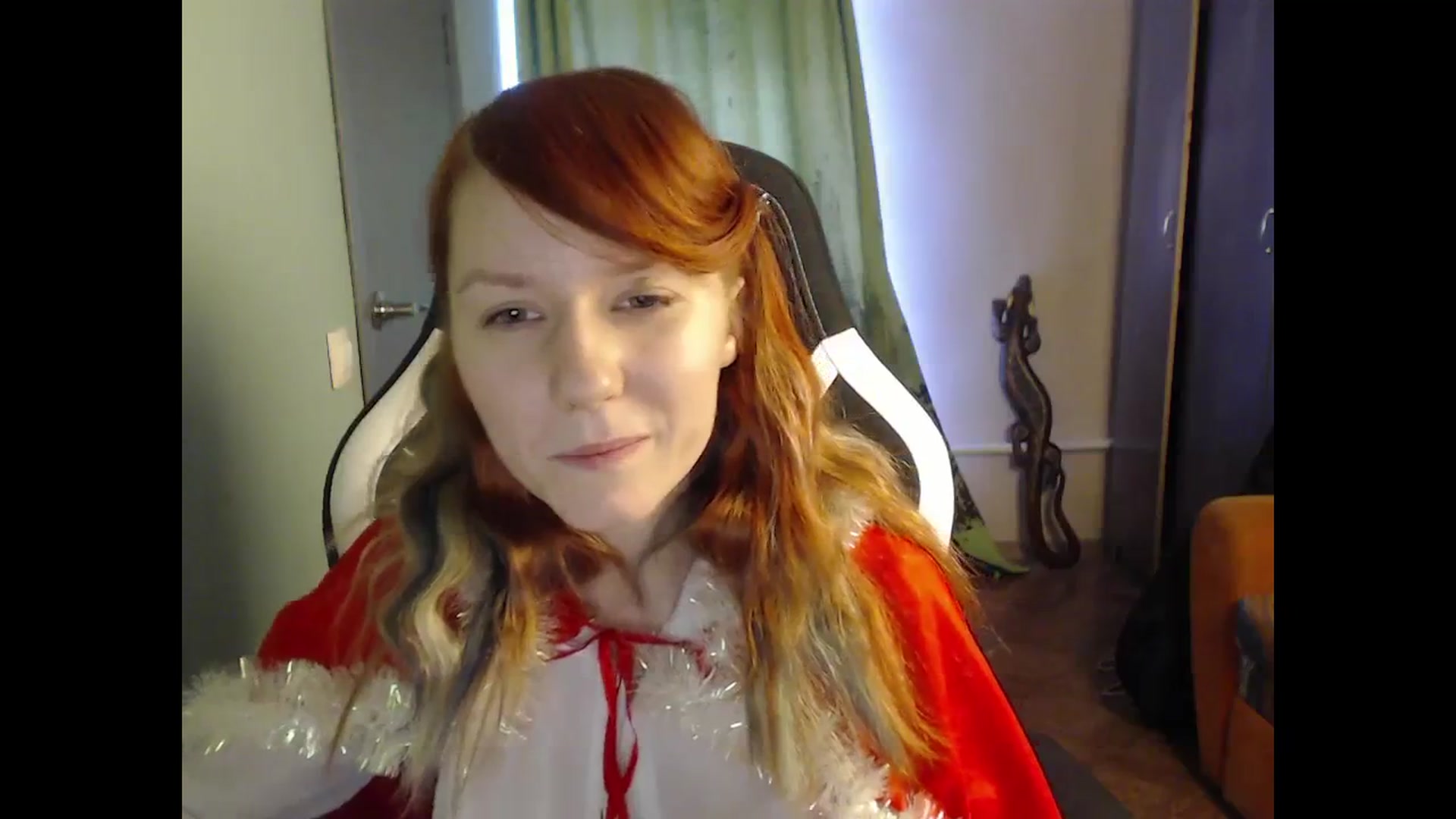 Gallery image thumbnail from NikiFoks18's myfreecams stream on, 12/15/2023, 08:06 image 14 of 20