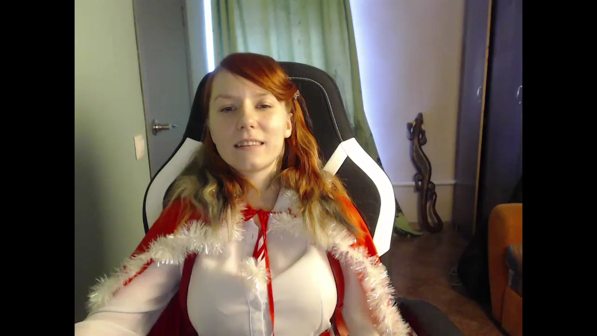 Gallery image thumbnail from NikiFoks18's myfreecams stream on, 12/15/2023, 08:06 image 3 of 20