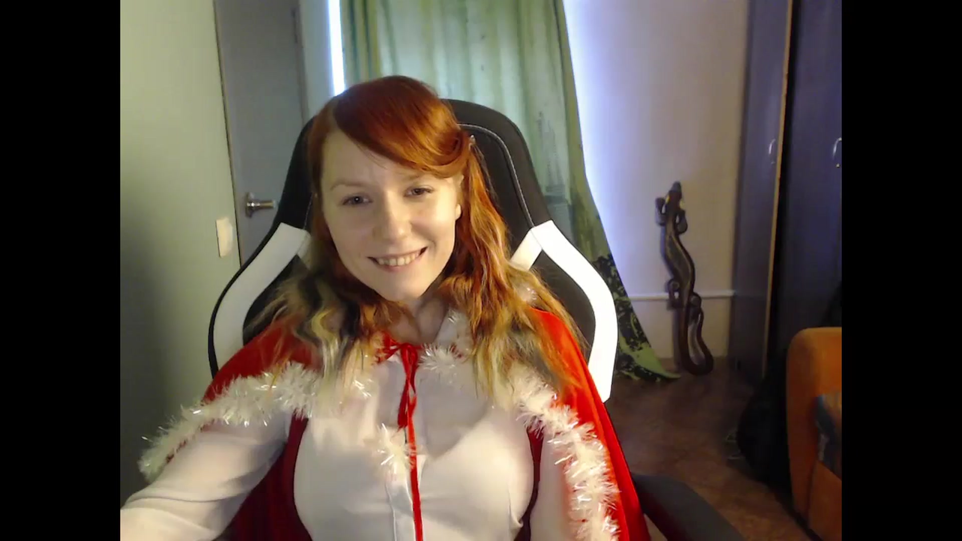 Gallery image thumbnail from NikiFoks18's myfreecams stream on, 12/15/2023, 08:06 image 12 of 20