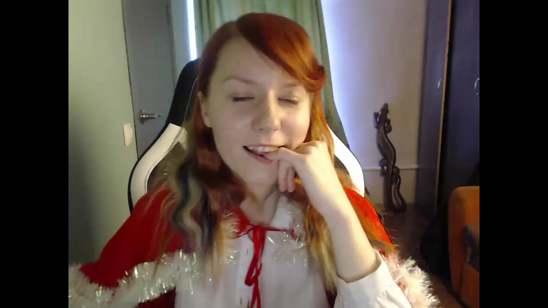 Gallery image thumbnail from NikiFoks18's myfreecams stream on, 12/15/2023, 08:06 image 1 of 20