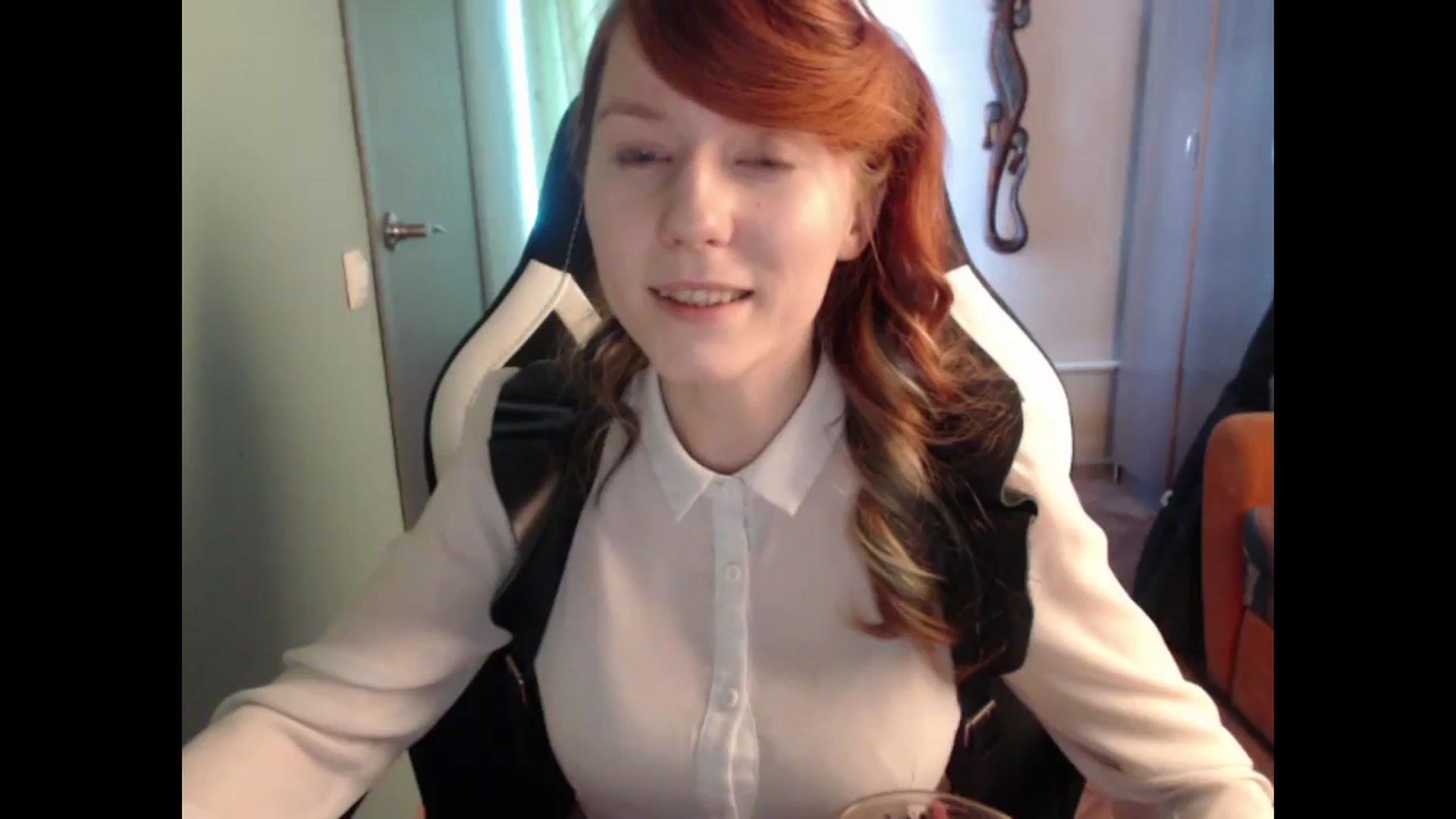 Gallery image thumbnail from NikiFoks18's myfreecams stream on, 02/29/2024, 11:03 image 16 of 20