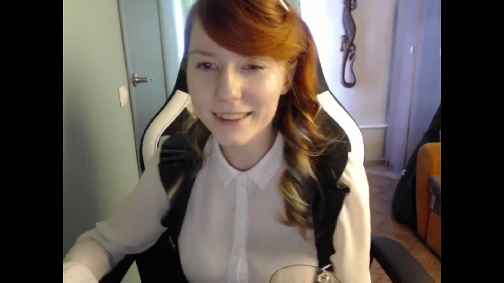 Gallery image thumbnail from NikiFoks18's myfreecams stream on, 02/29/2024, 11:03 image 6 of 20