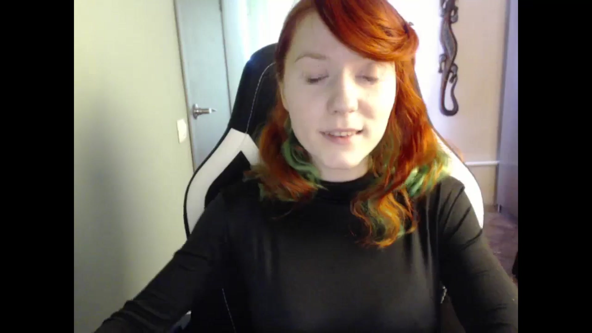Gallery image thumbnail from NikiFoks18's myfreecams stream on, 03/04/2024, 10:09 image 8 of 20