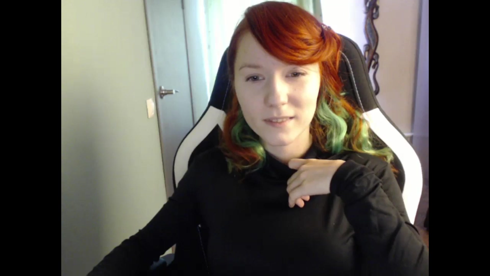 Gallery image thumbnail from NikiFoks18's myfreecams stream on, 03/04/2024, 10:09 image 16 of 20